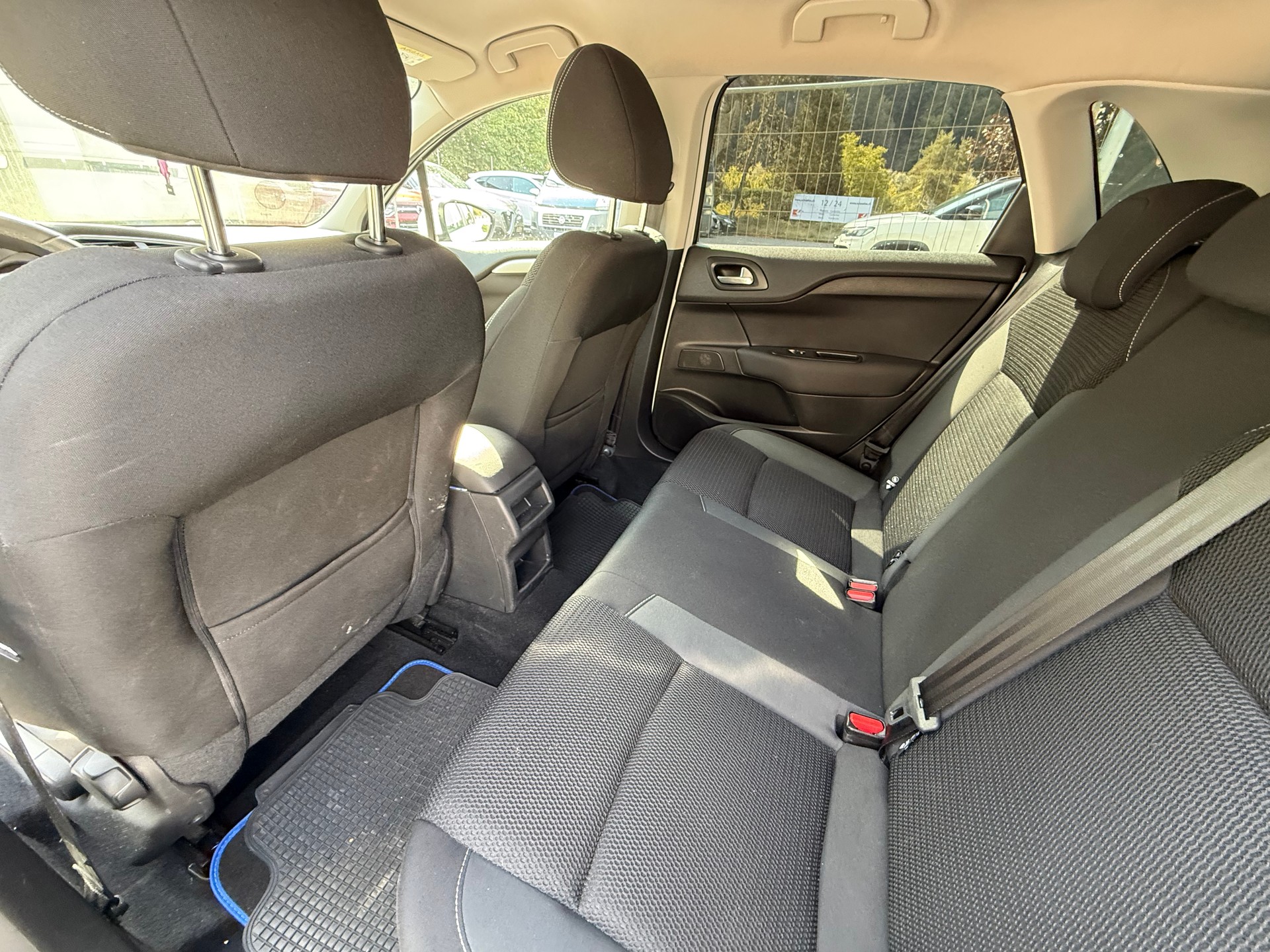 CITROEN C4 1.2 Pure Tech Feel Edition-image-9