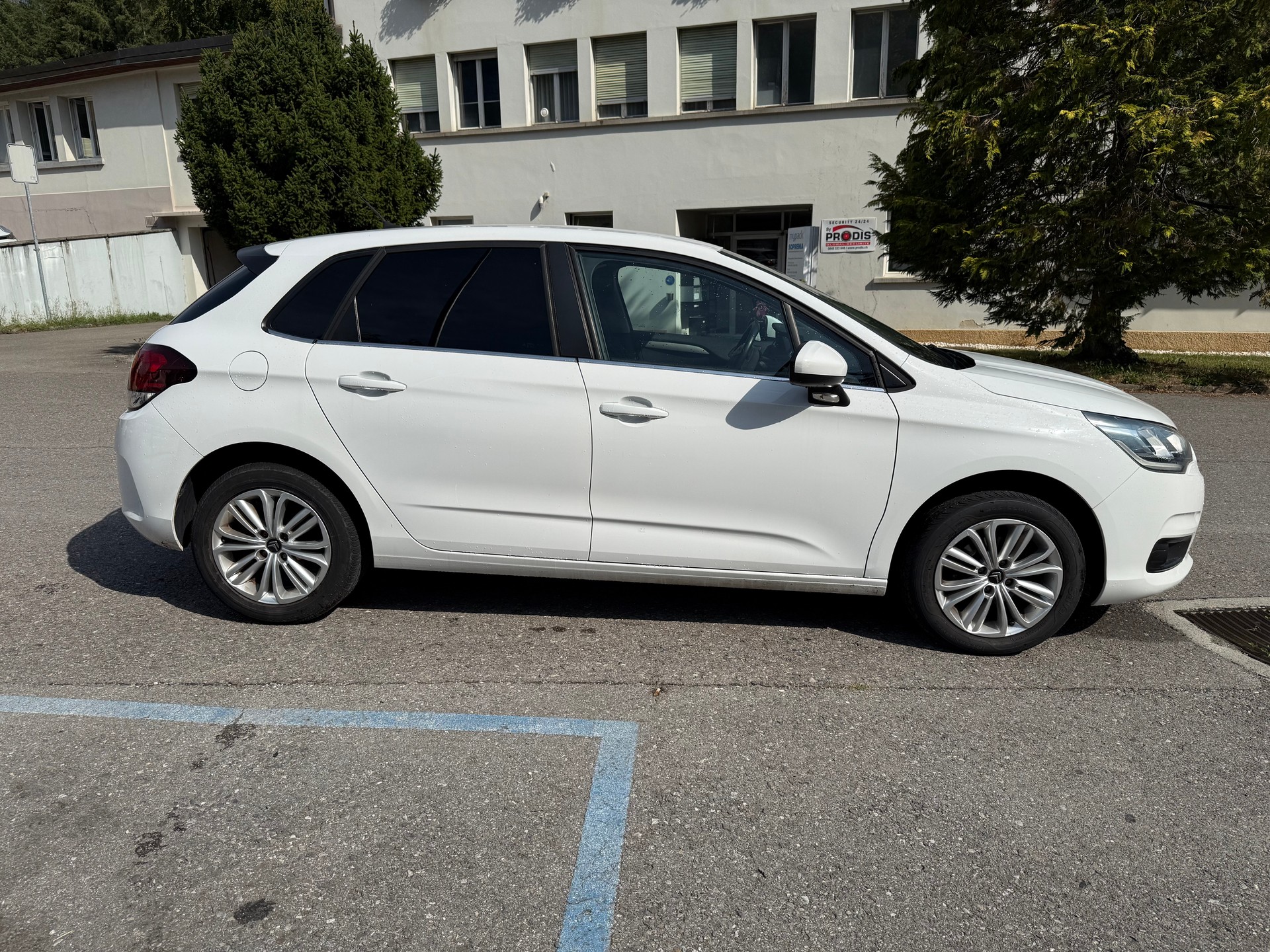 CITROEN C4 1.2 Pure Tech Feel Edition-image-6