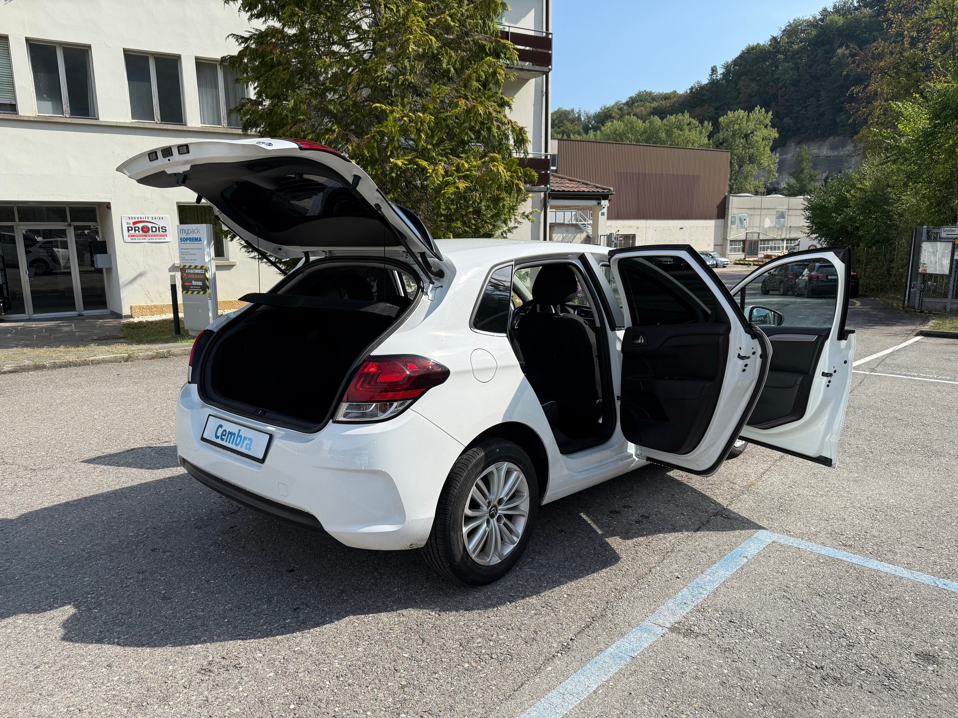 CITROEN C4 1.2 Pure Tech Feel Edition-image-18