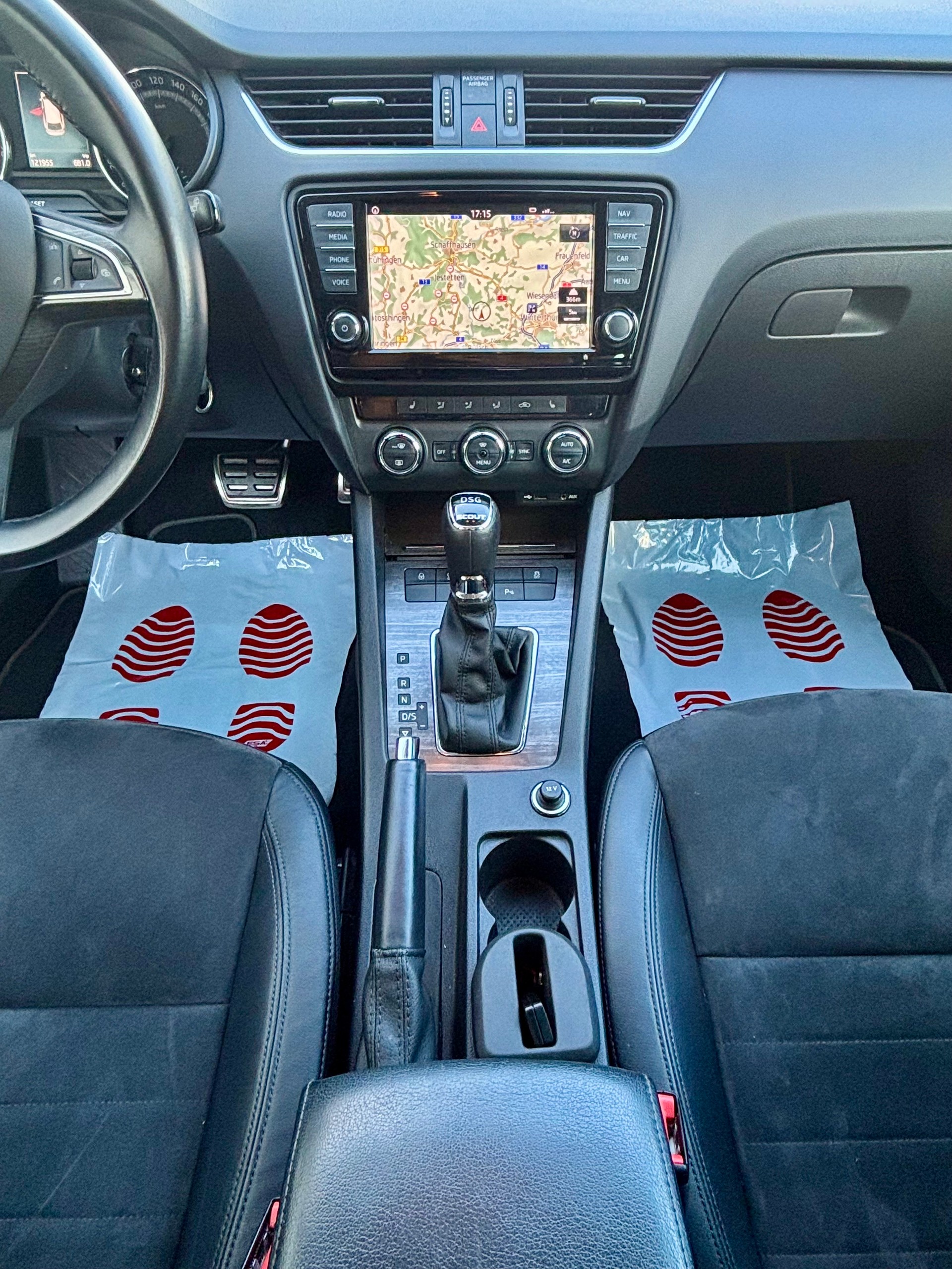 SKODA Octavia Combi 1.8 TSI Scout 4x4 DSG OFFROAD-image-6