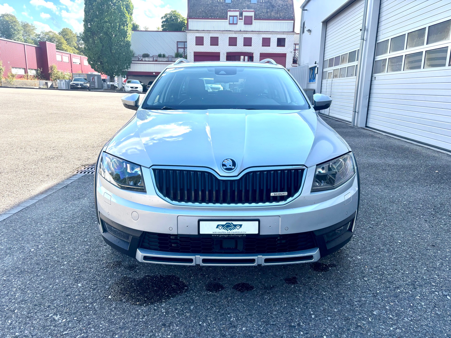 SKODA Octavia Combi 1.8 TSI Scout 4x4 DSG OFFROAD-image-1