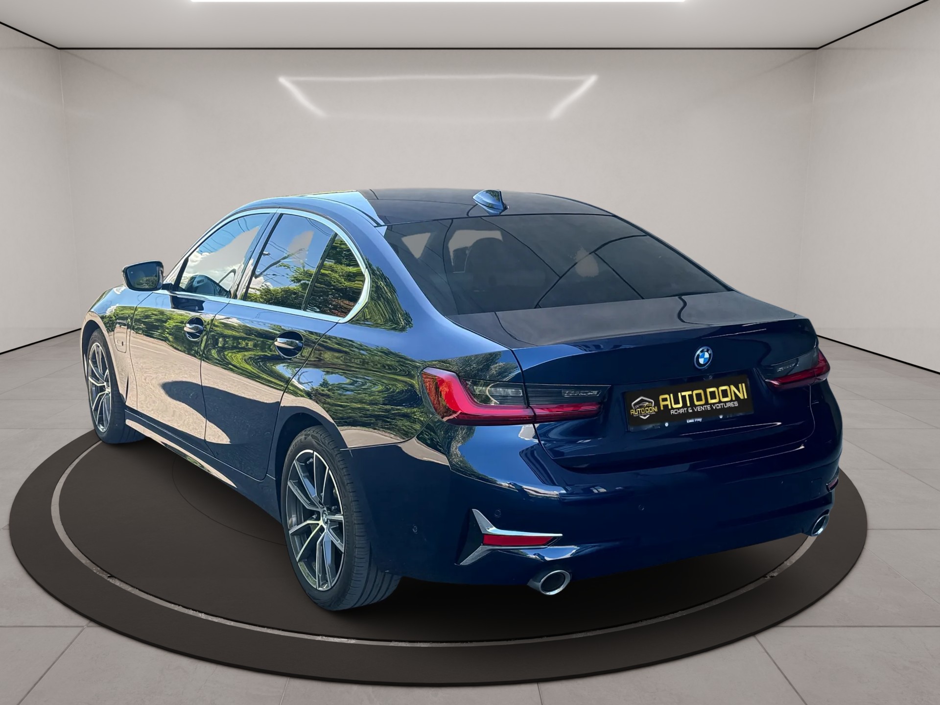 BMW 330e xDrive Sport Line Steptronic-image-4