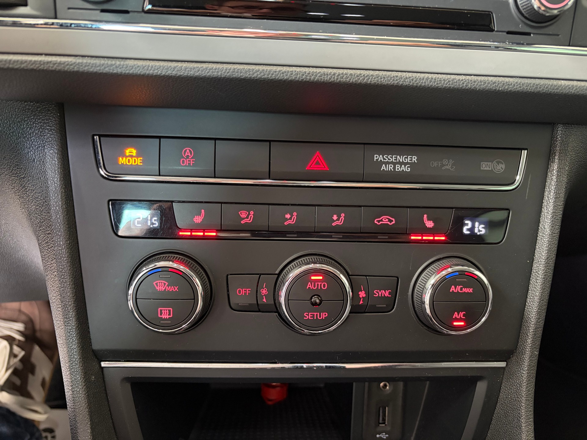 SEAT Leon ST 2.0 TDI X-Perience 4Drive DSG-image-10