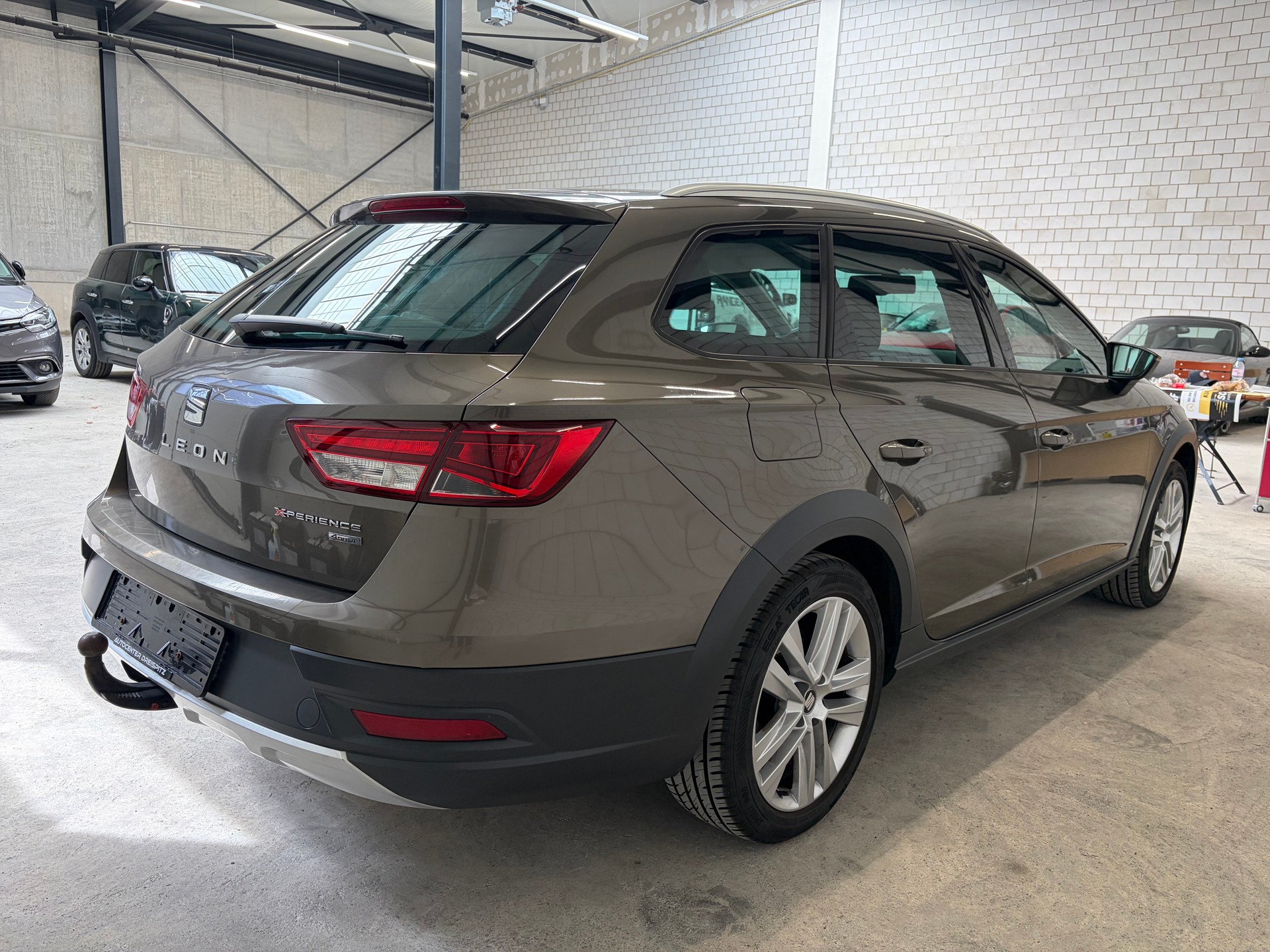 SEAT Leon ST 2.0 TDI X-Perience 4Drive DSG-image-2