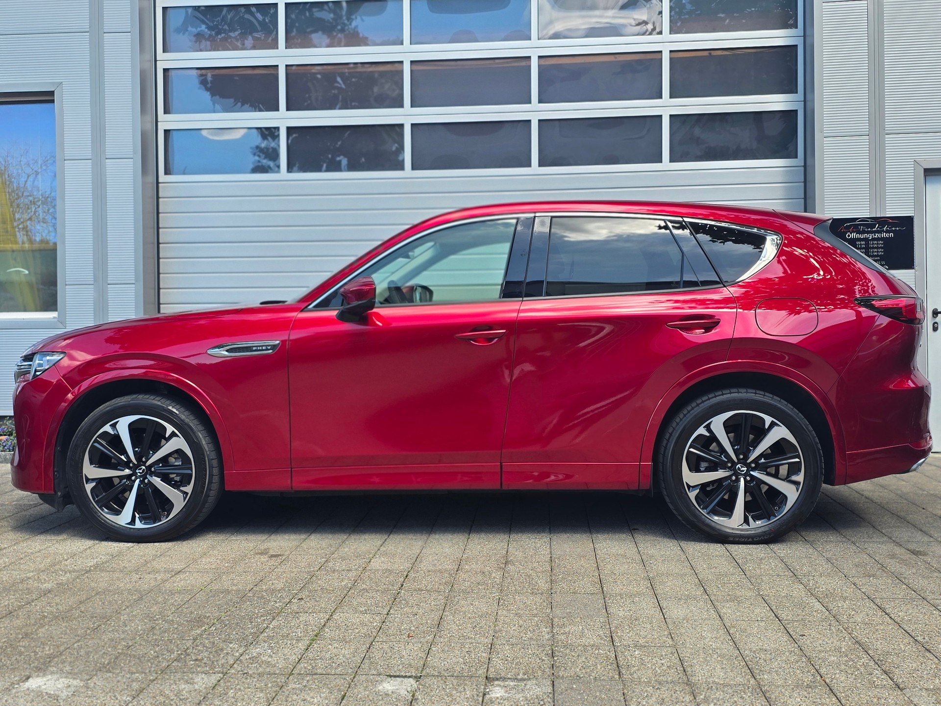 MAZDA CX-60 e-Skyactiv PHEV 327 AWD Takumi // VOLLAUSSTATT.- EL.AHK 2500KG- BELÜFTETE SITZE- PANORAMA- BOSE- GARANTIE BIS 08.2028-showroom-element-3