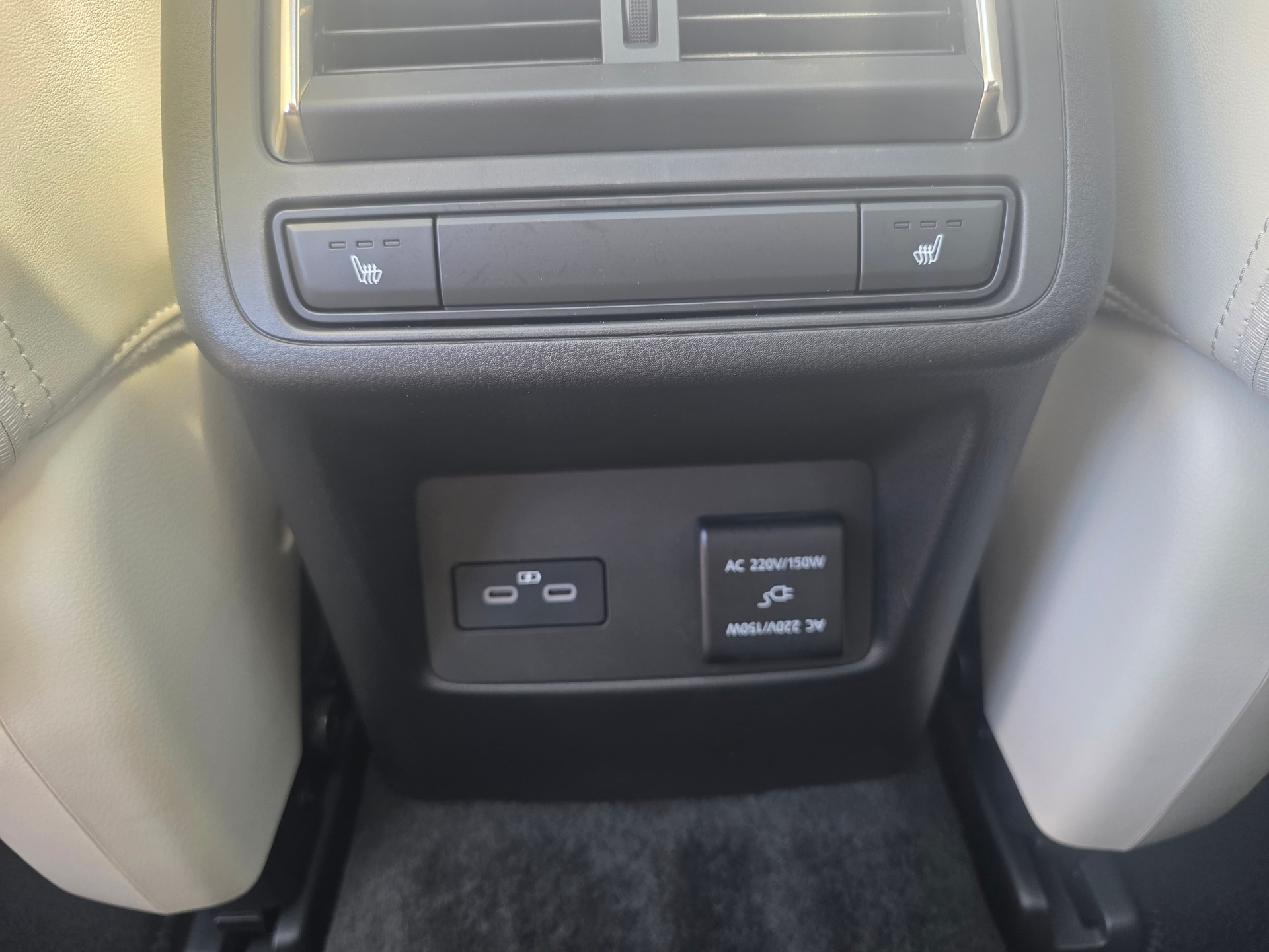 MAZDA CX-60 e-Skyactiv PHEV 327 AWD Takumi // VOLLAUSSTATT.- EL.AHK 2500KG- BELÜFTETE SITZE- PANORAMA- BOSE- GARANTIE BIS 08.2028-image-24