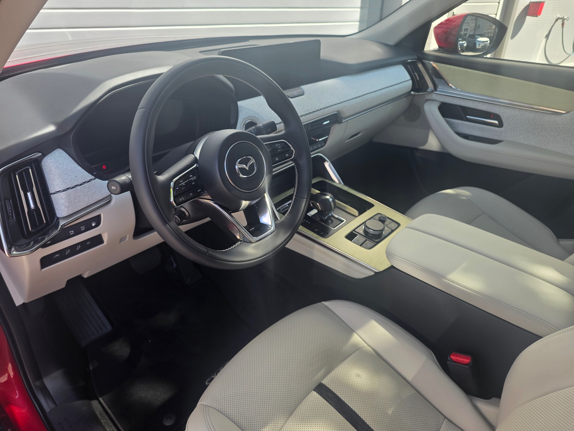 MAZDA CX-60 e-Skyactiv PHEV 327 AWD Takumi // VOLLAUSSTATT.- EL.AHK 2500KG- BELÜFTETE SITZE- PANORAMA- BOSE- GARANTIE BIS 08.2028-image-8