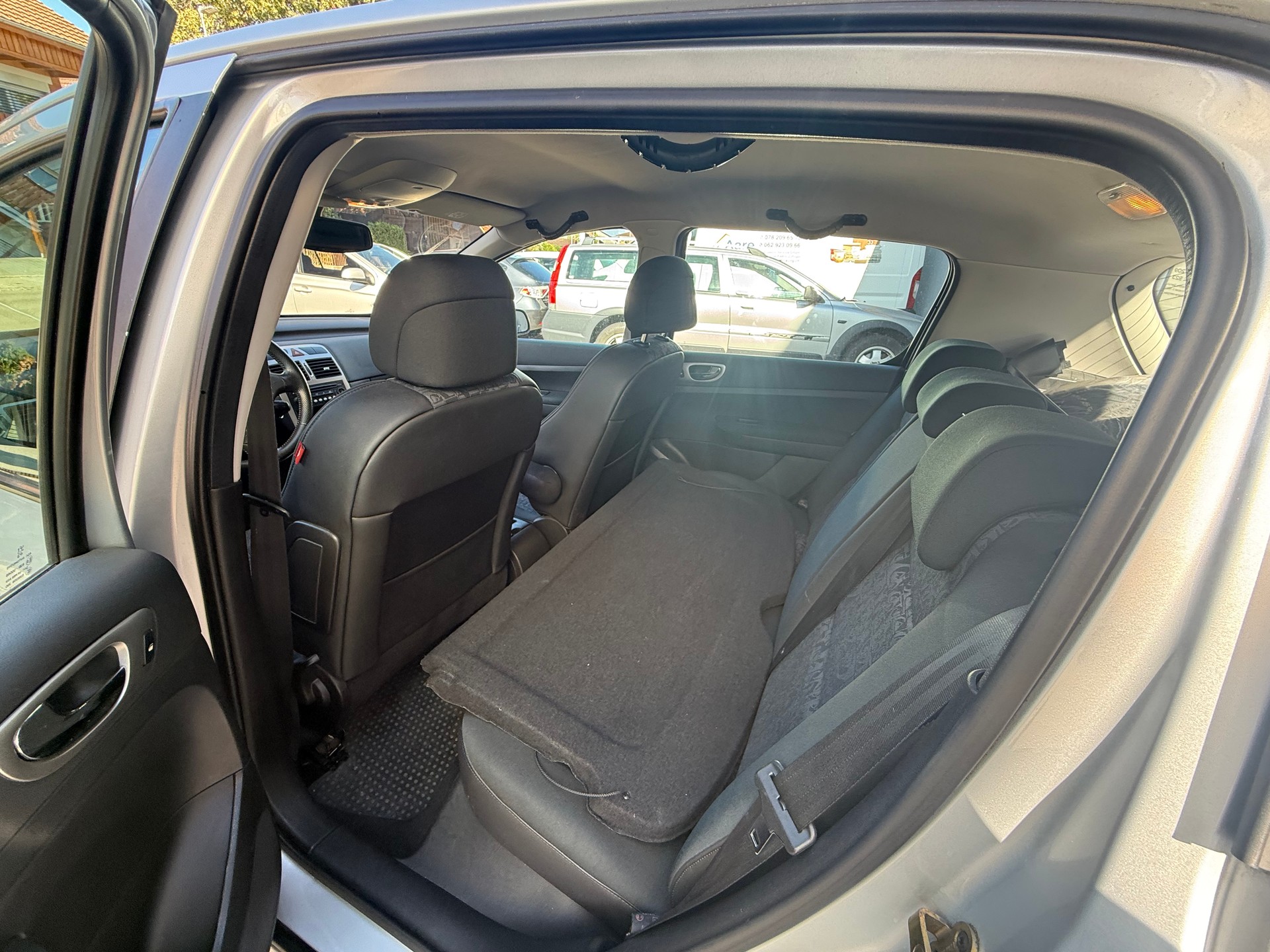 PEUGEOT 307 1.6 16V XS-image-9