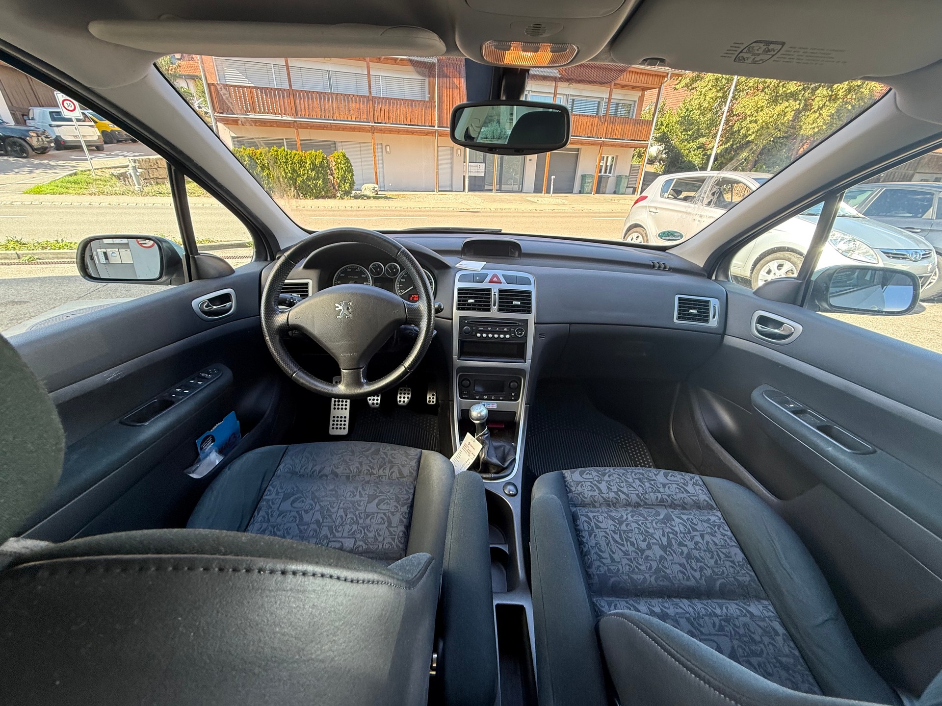 PEUGEOT 307 1.6 16V XS-image-12
