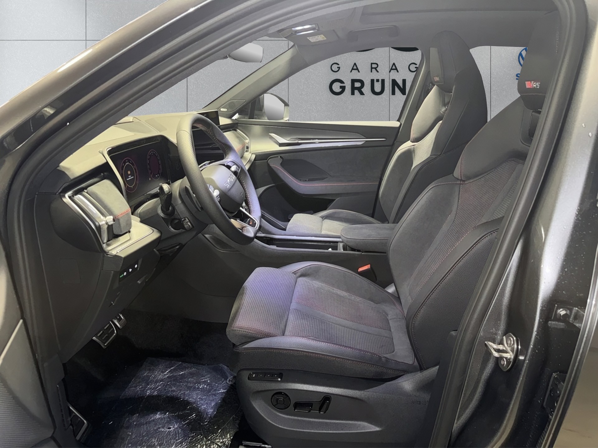SKODA Kodiaq 2.0 TSI RS 4x4-image-10