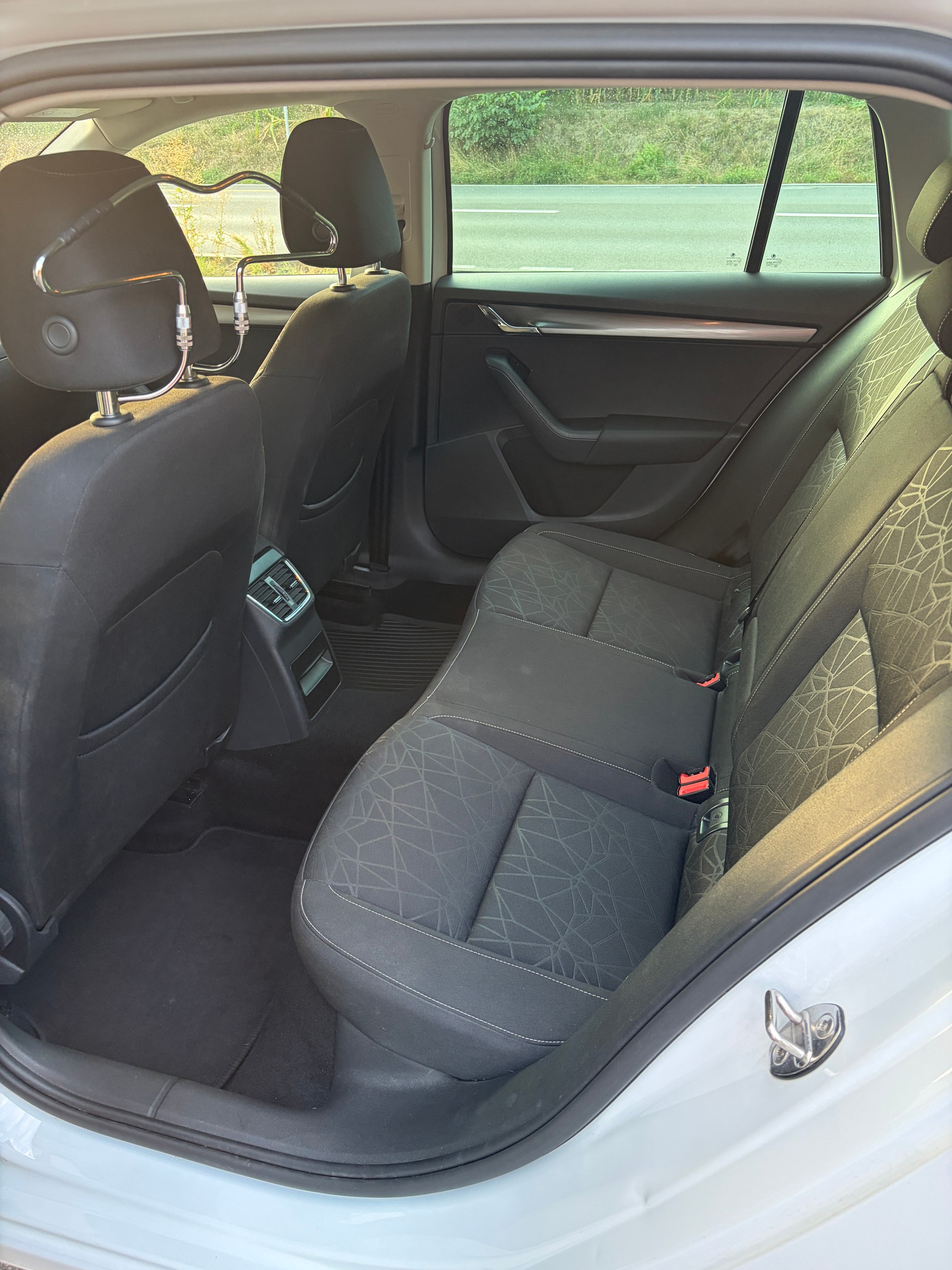 SKODA 2.0 TDI 184 Ambition 4x4 DSG-image-5
