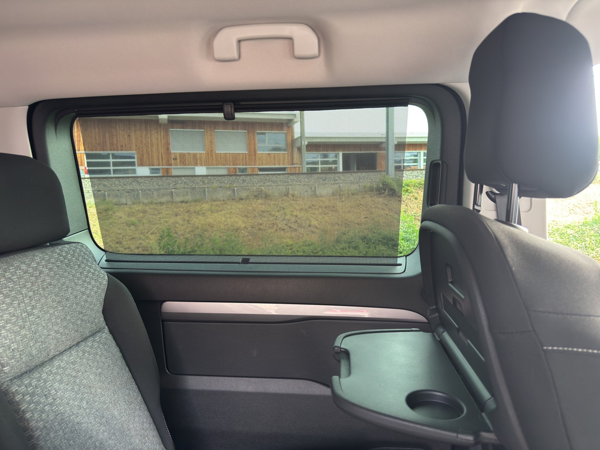 PEUGEOT Traveller 2.2 BlueHDi Family Edition Standard EAT8-image-17