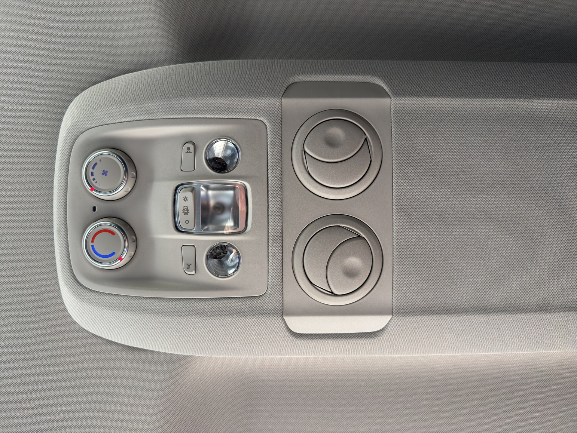 PEUGEOT Traveller 2.2 BlueHDi Family Edition Standard EAT8-image-16
