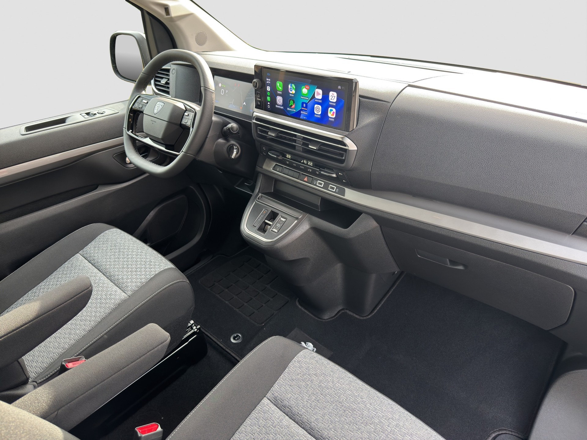PEUGEOT Traveller 2.2 BlueHDi Family Edition Standard EAT8-image-13
