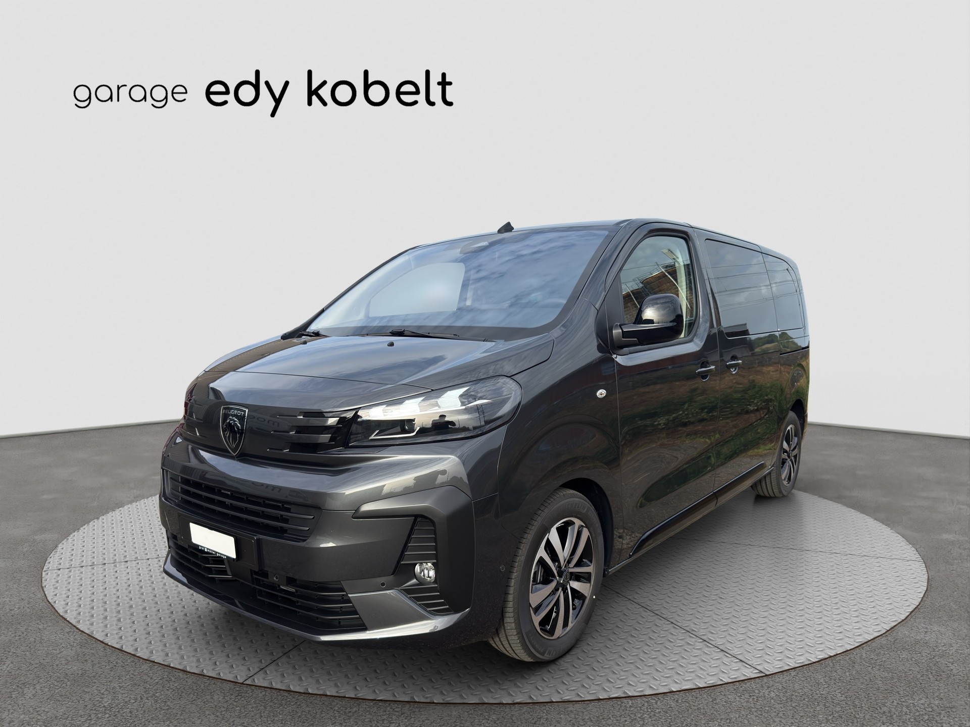 PEUGEOT Traveller 2.2 BlueHDi Family Edition Standard EAT8