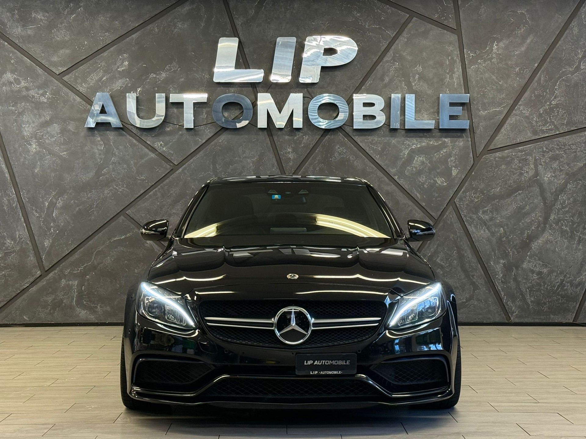 MERCEDES-BENZ C 63 AMG Speedshift-image-1