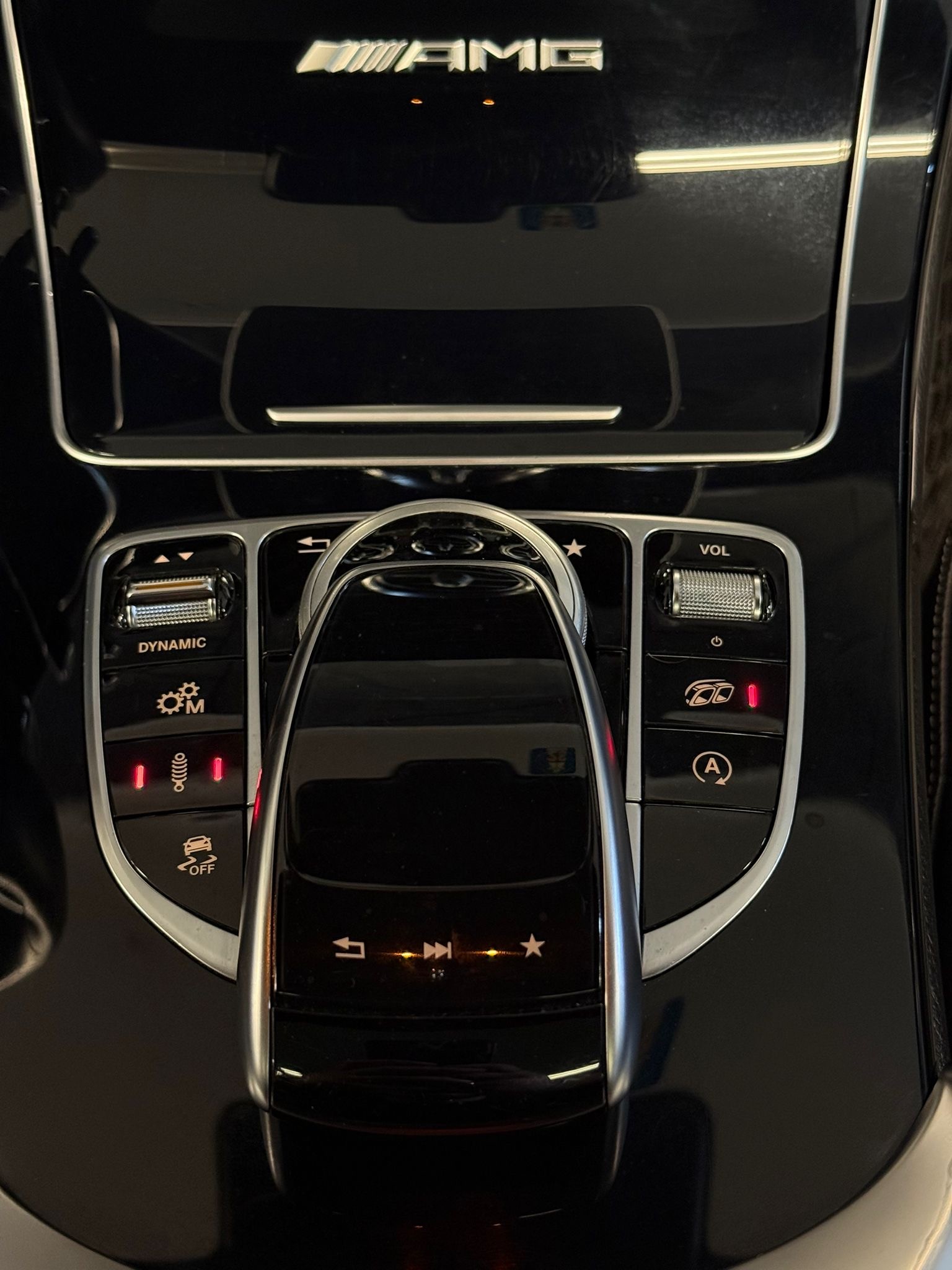 MERCEDES-BENZ C 63 AMG Speedshift-image-12