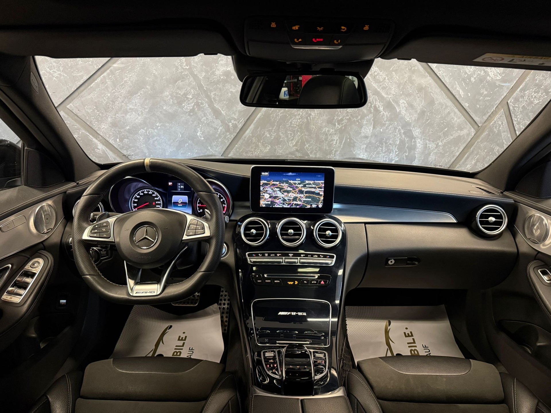 MERCEDES-BENZ C 63 AMG Speedshift-image-8