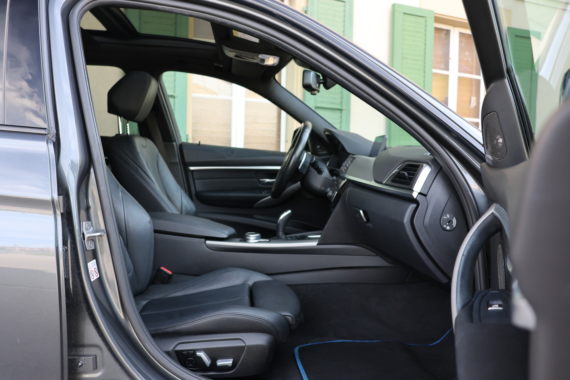 BMW 330d xDrive Touring Edition M Sport Steptronic (CH)-image-8