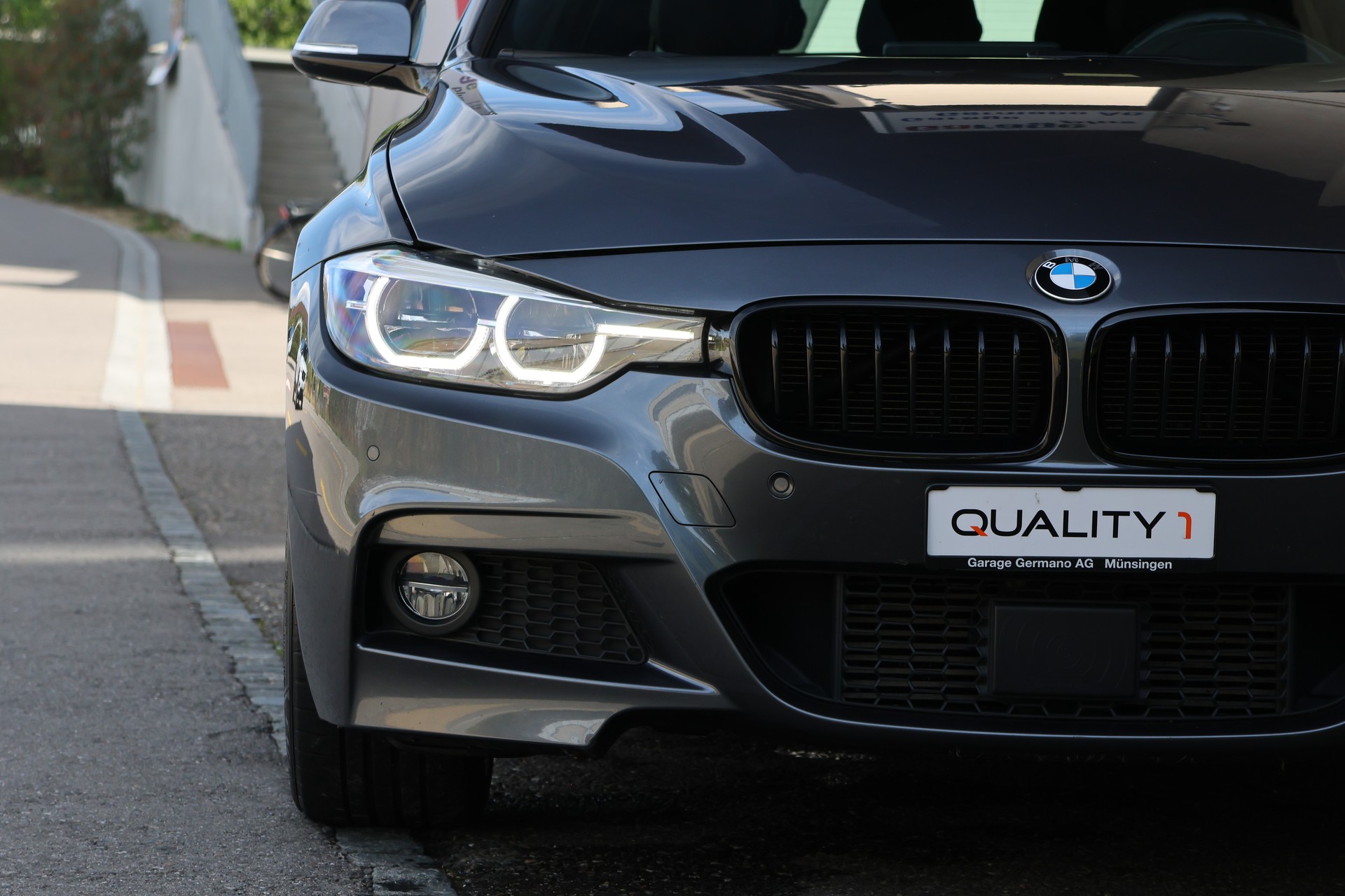 BMW 330d xDrive Touring Edition M Sport Steptronic (CH)-showroom-element-2