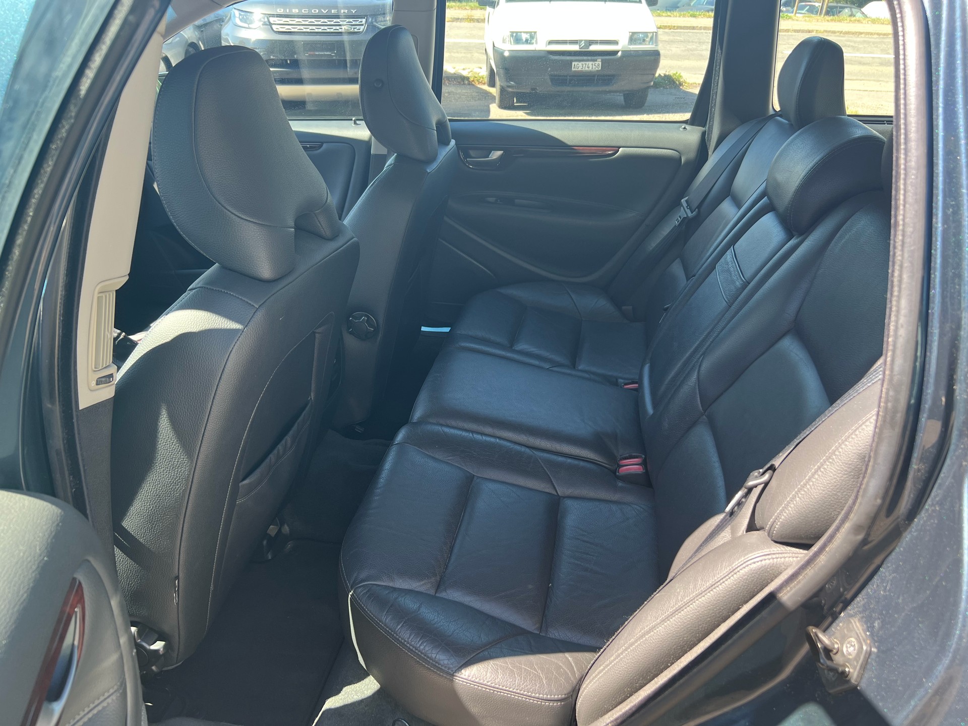 VOLVO V70 2.4D Momentum Geartronic-image-9