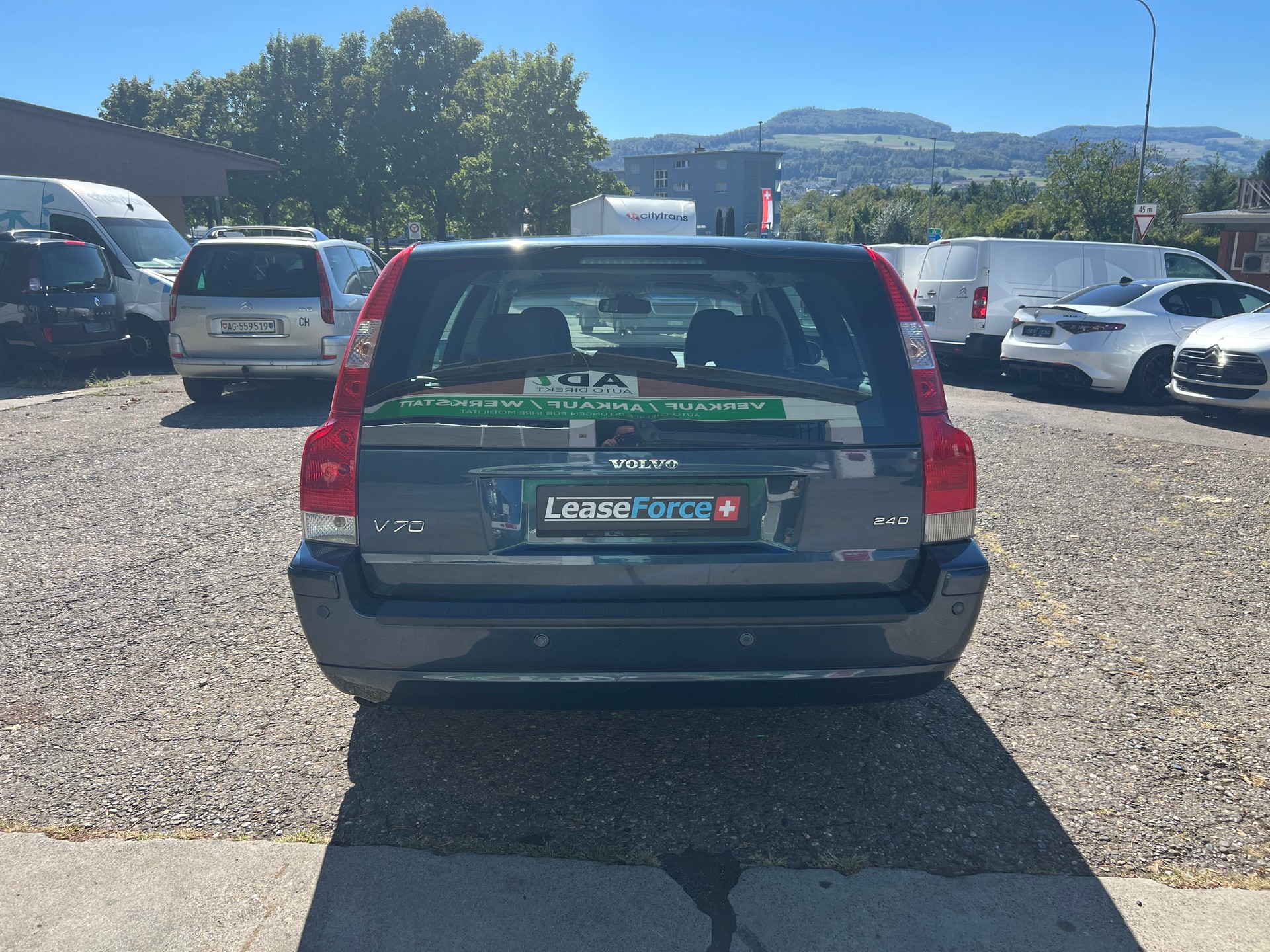 VOLVO V70 2.4D Momentum Geartronic-image-3