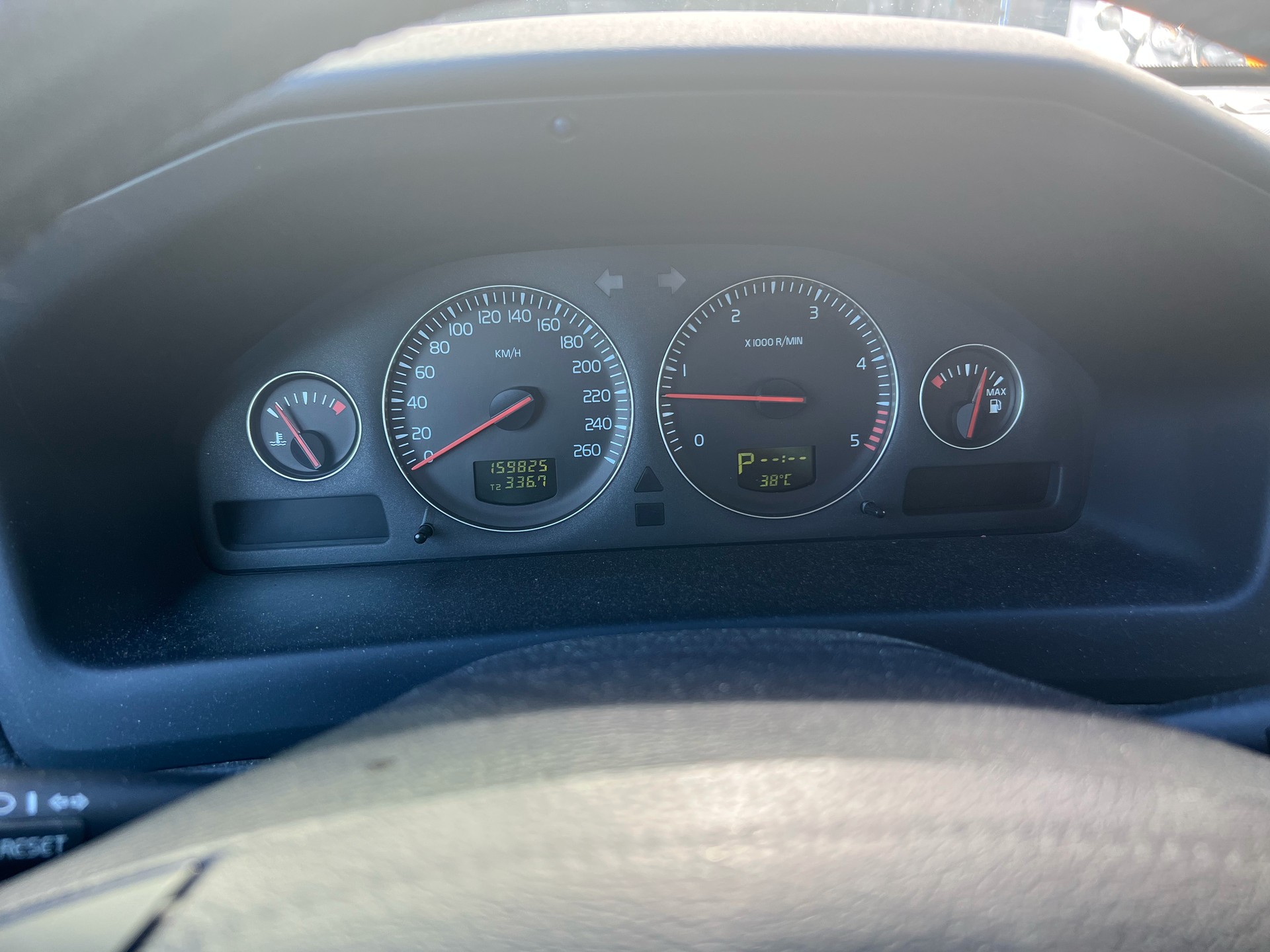 VOLVO V70 2.4D Momentum Geartronic-image-13