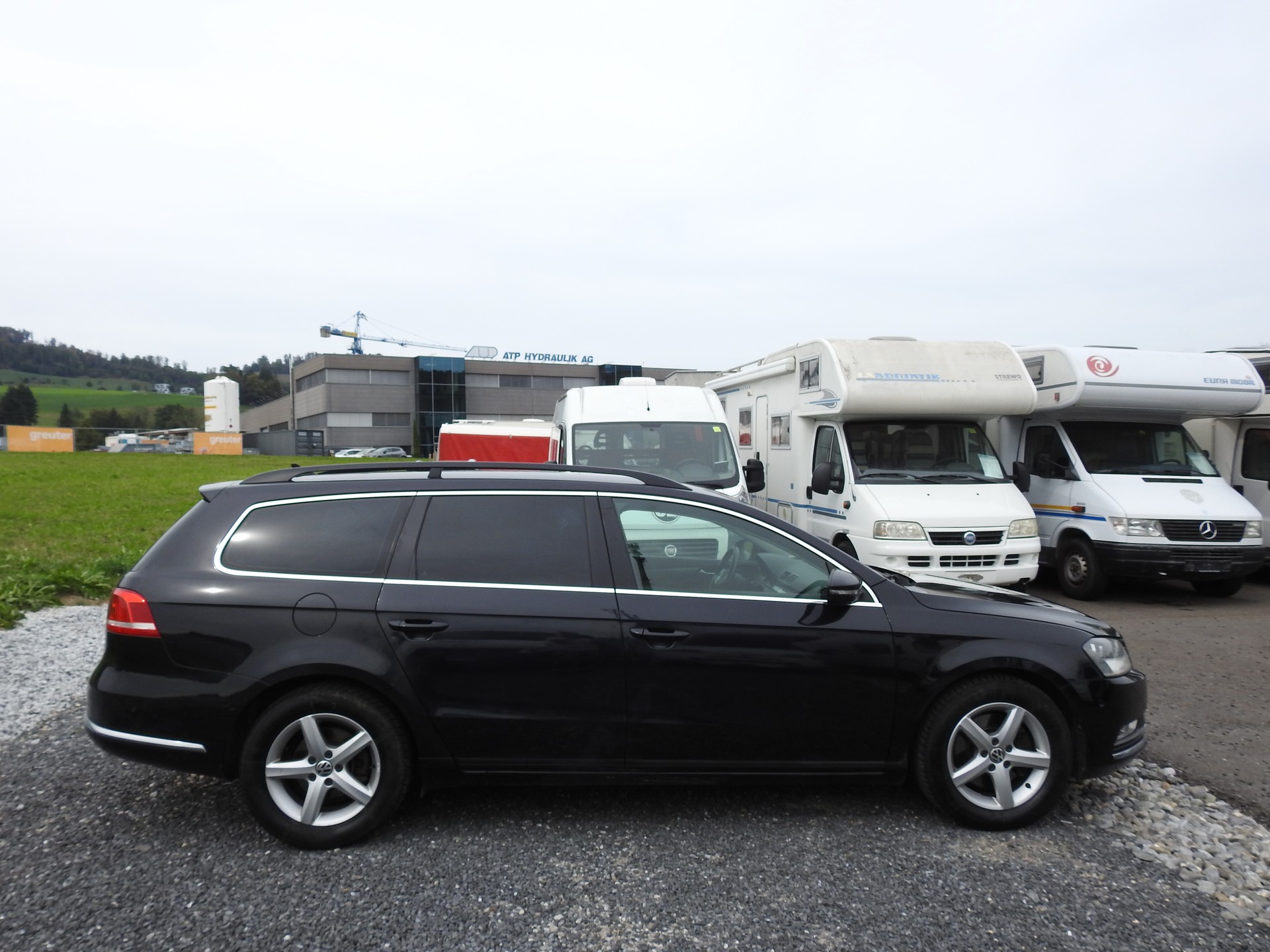 VW Passat Variant 2.0 TDI BMT Trendline-image-6