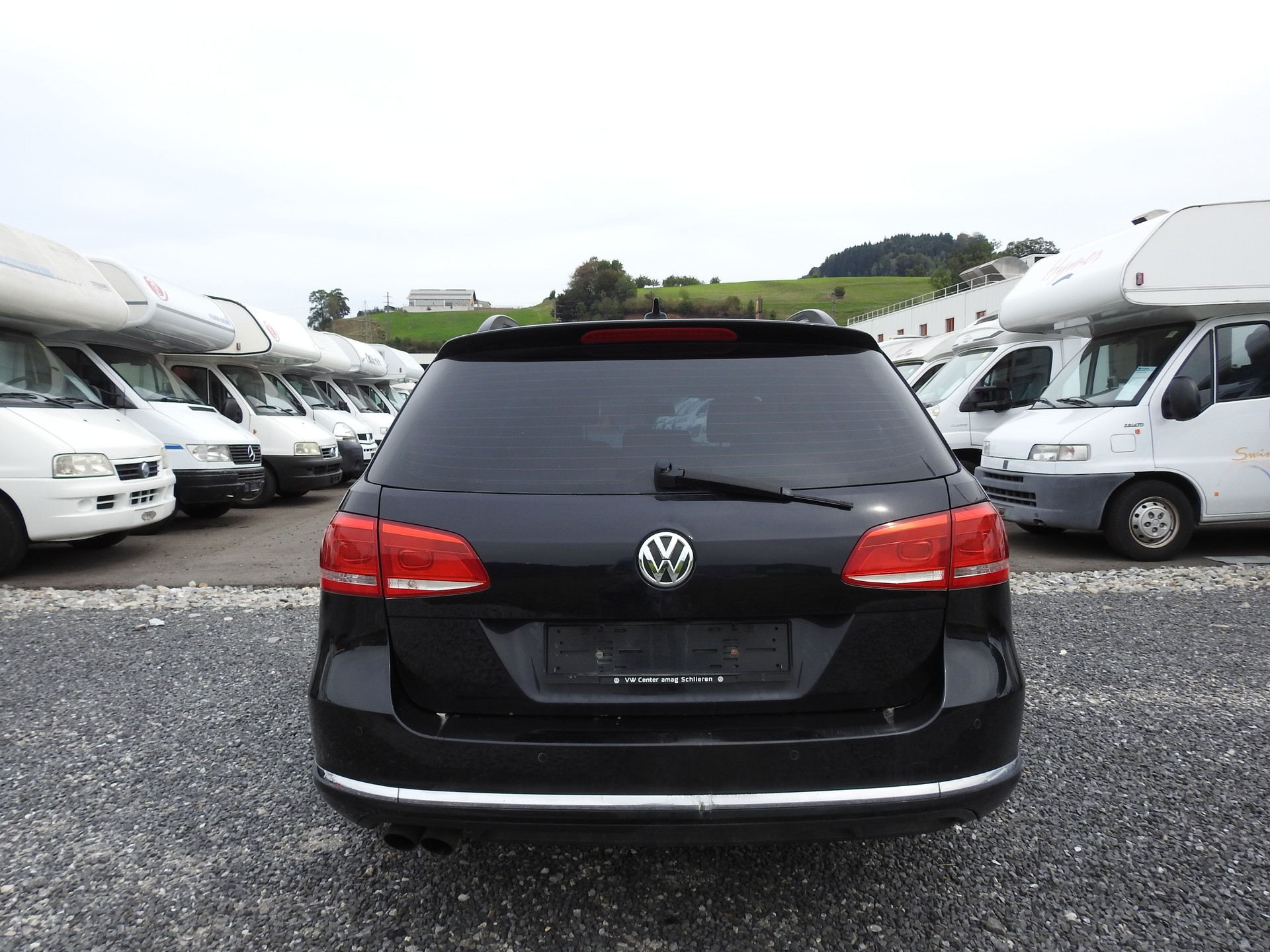 VW Passat Variant 2.0 TDI BMT Trendline-image-4