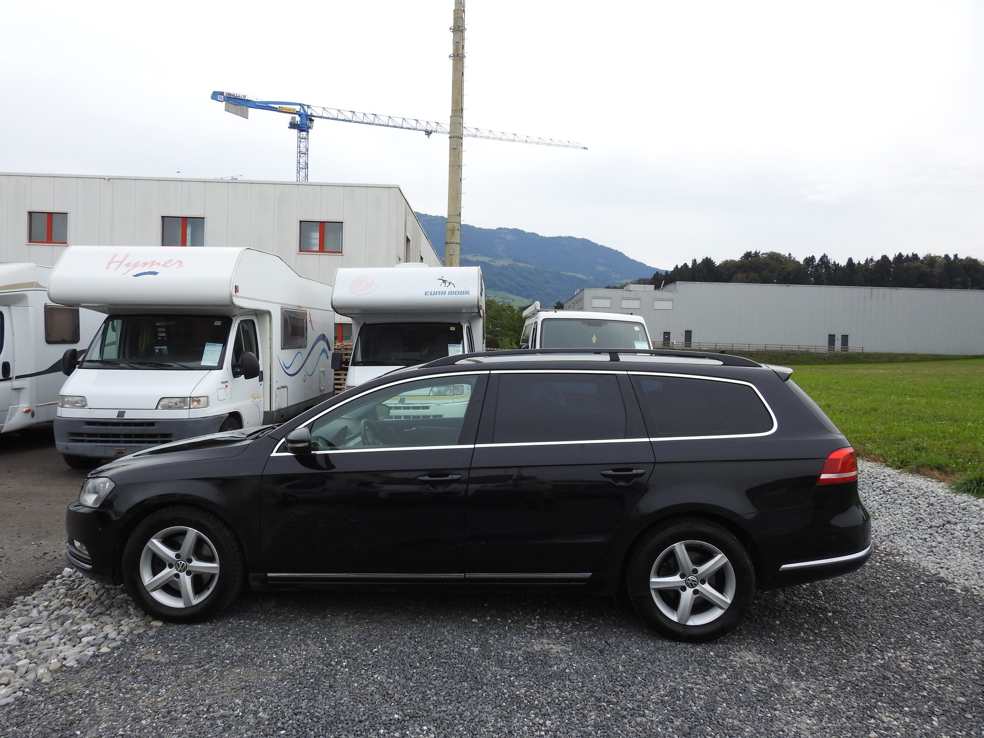 VW Passat Variant 2.0 TDI BMT Trendline-image-2