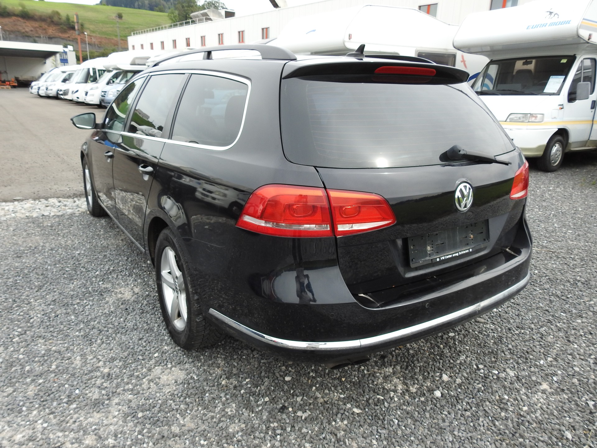 VW Passat Variant 2.0 TDI BMT Trendline-image-3