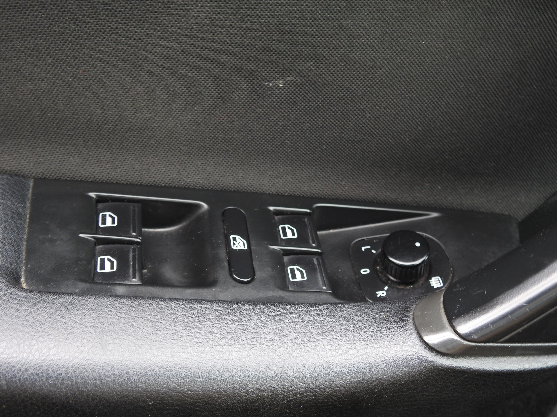VW Passat Variant 2.0 TDI BMT Trendline-image-23