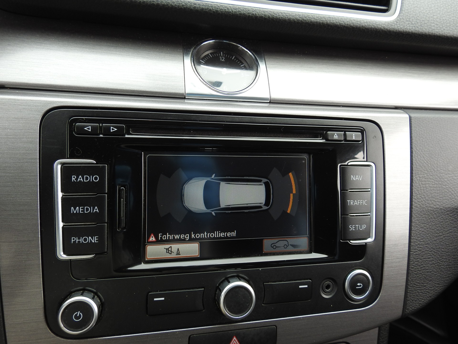 VW Passat Variant 2.0 TDI BMT Trendline-image-27