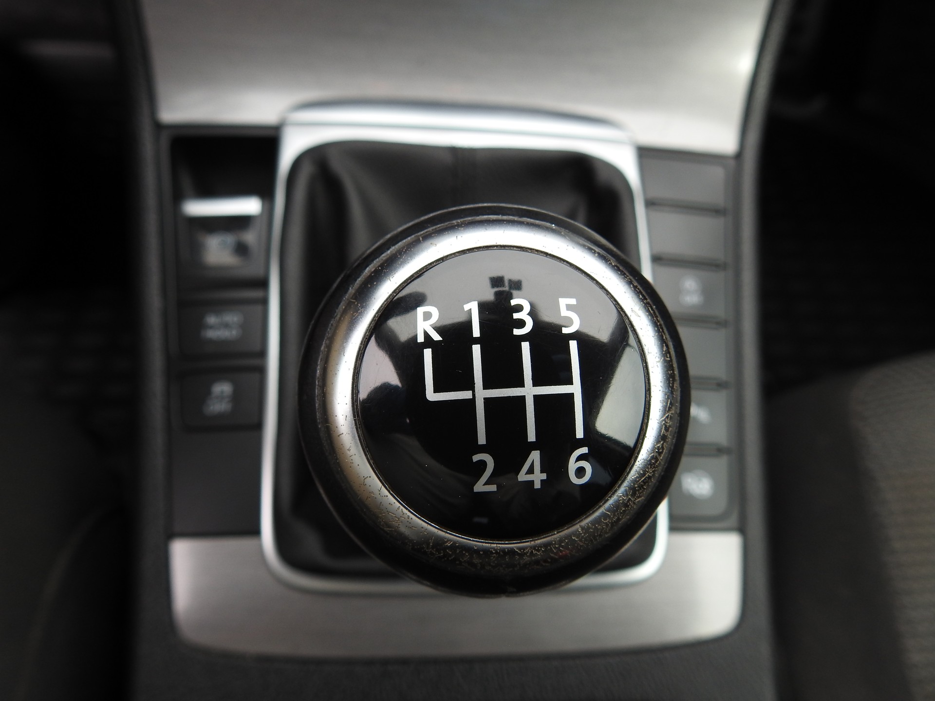 VW Passat Variant 2.0 TDI BMT Trendline-image-19
