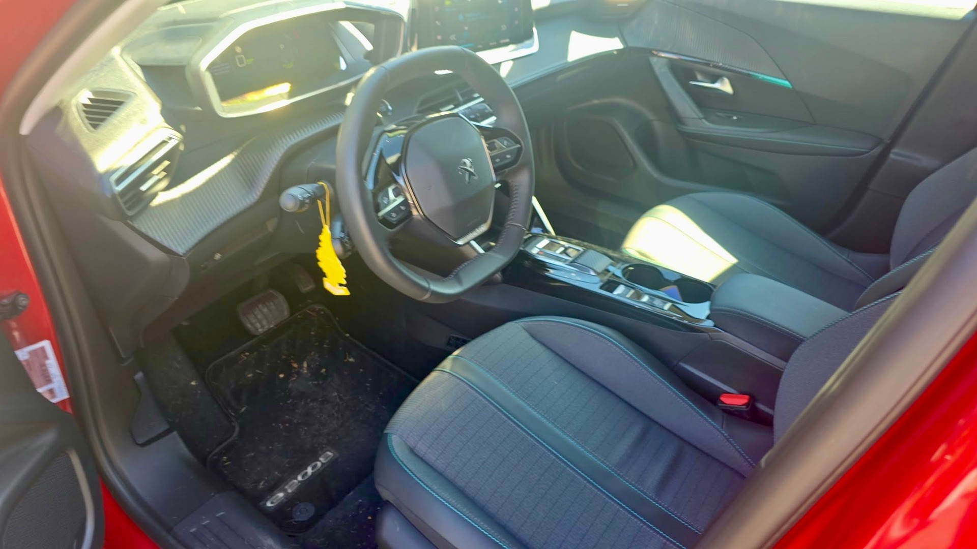 PEUGEOT 2008 e Allure Pack-image-10