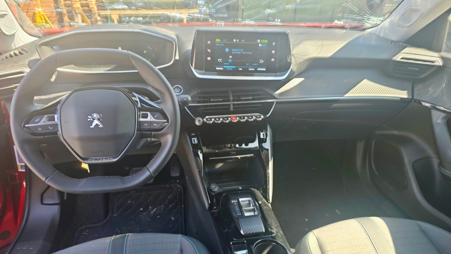 PEUGEOT 2008 e Allure Pack-image-9