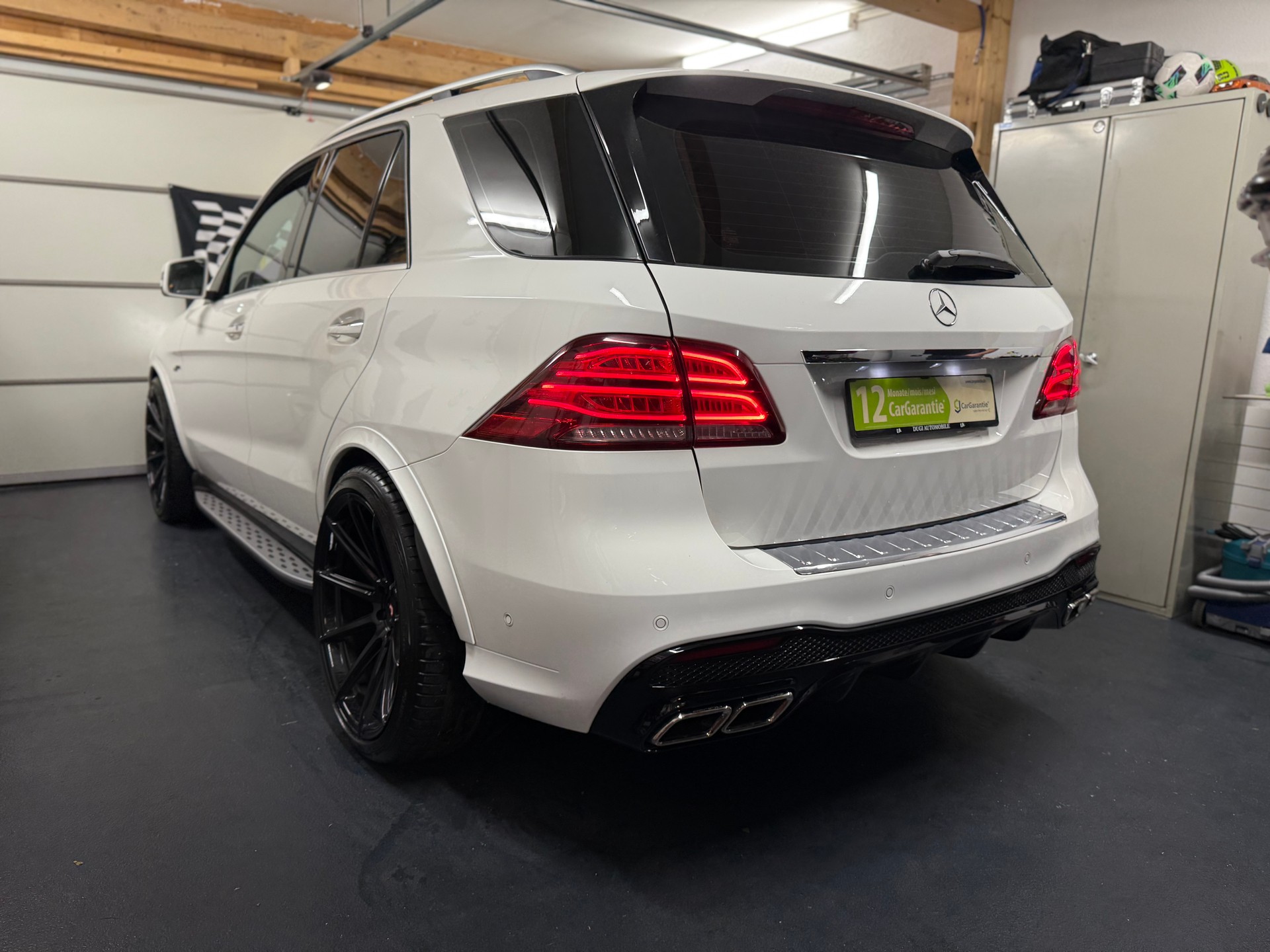 MERCEDES-BENZ GLE 350 d 4Matic 9G-Tronic-showroom-element-3