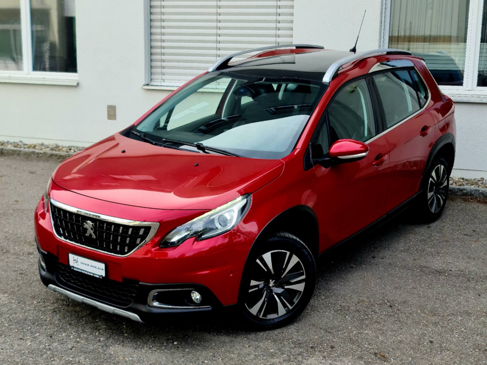 PEUGEOT 2008 1.2 PureTech Active EAT6-showroom-element-1