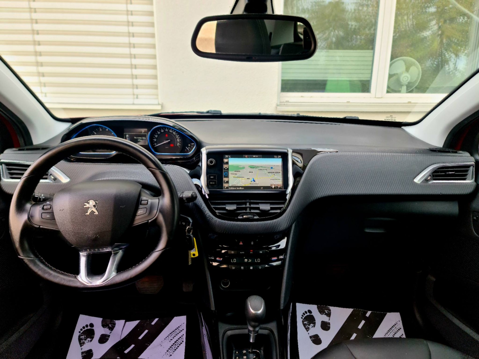PEUGEOT 2008 1.2 PureTech Active EAT6-image-13
