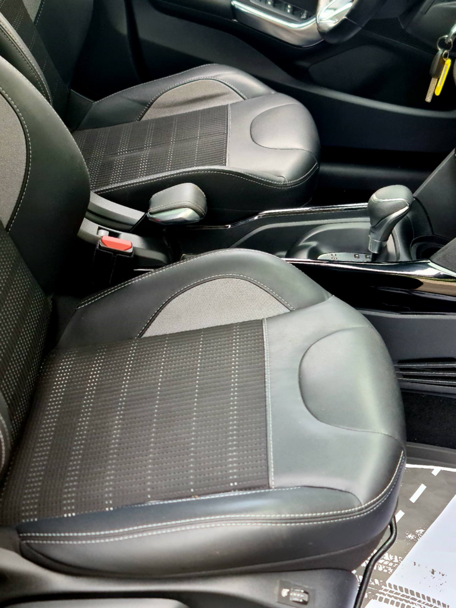 PEUGEOT 2008 1.2 PureTech Active EAT6-image-20