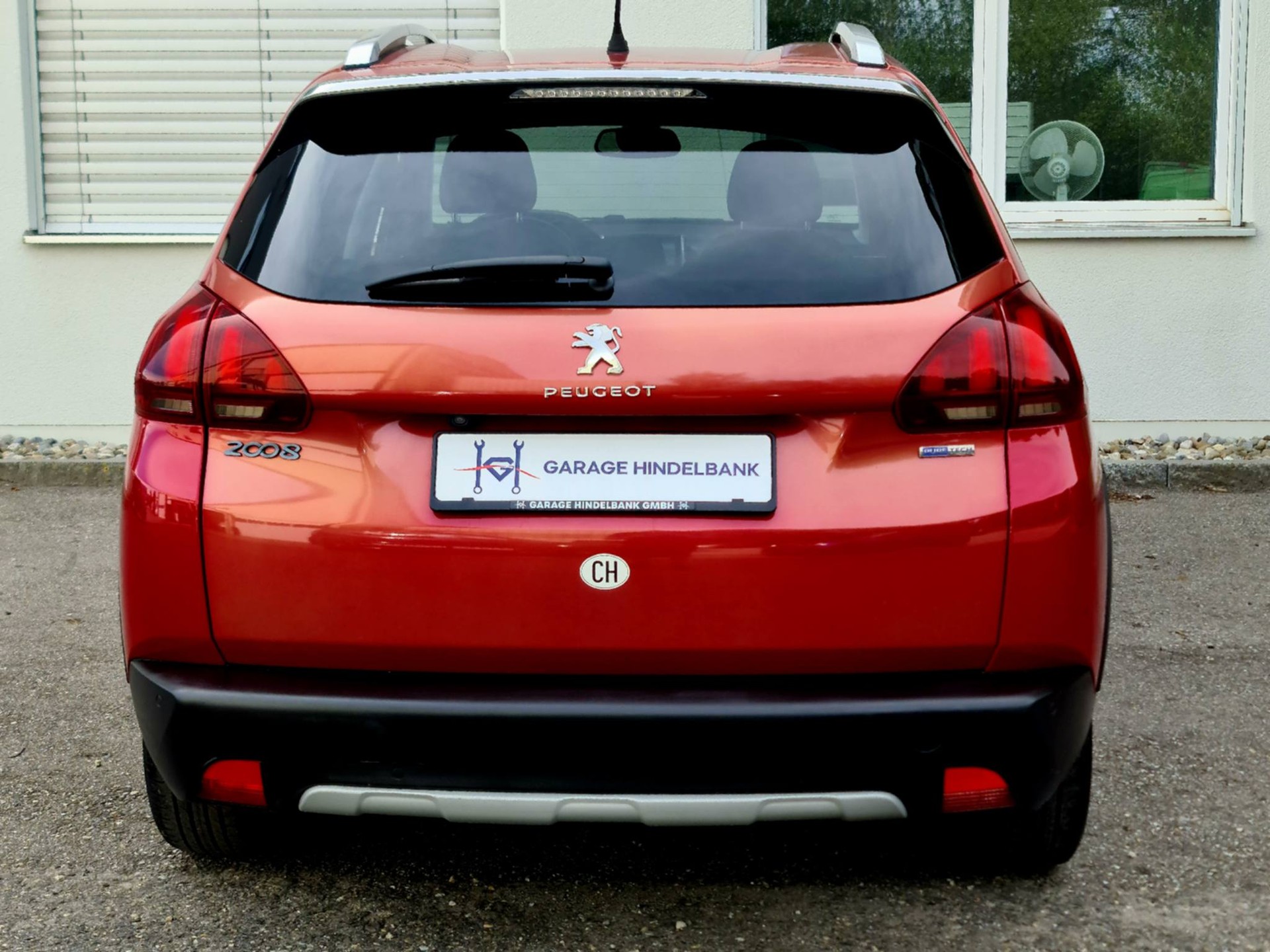 PEUGEOT 2008 1.2 PureTech Active EAT6-image-9