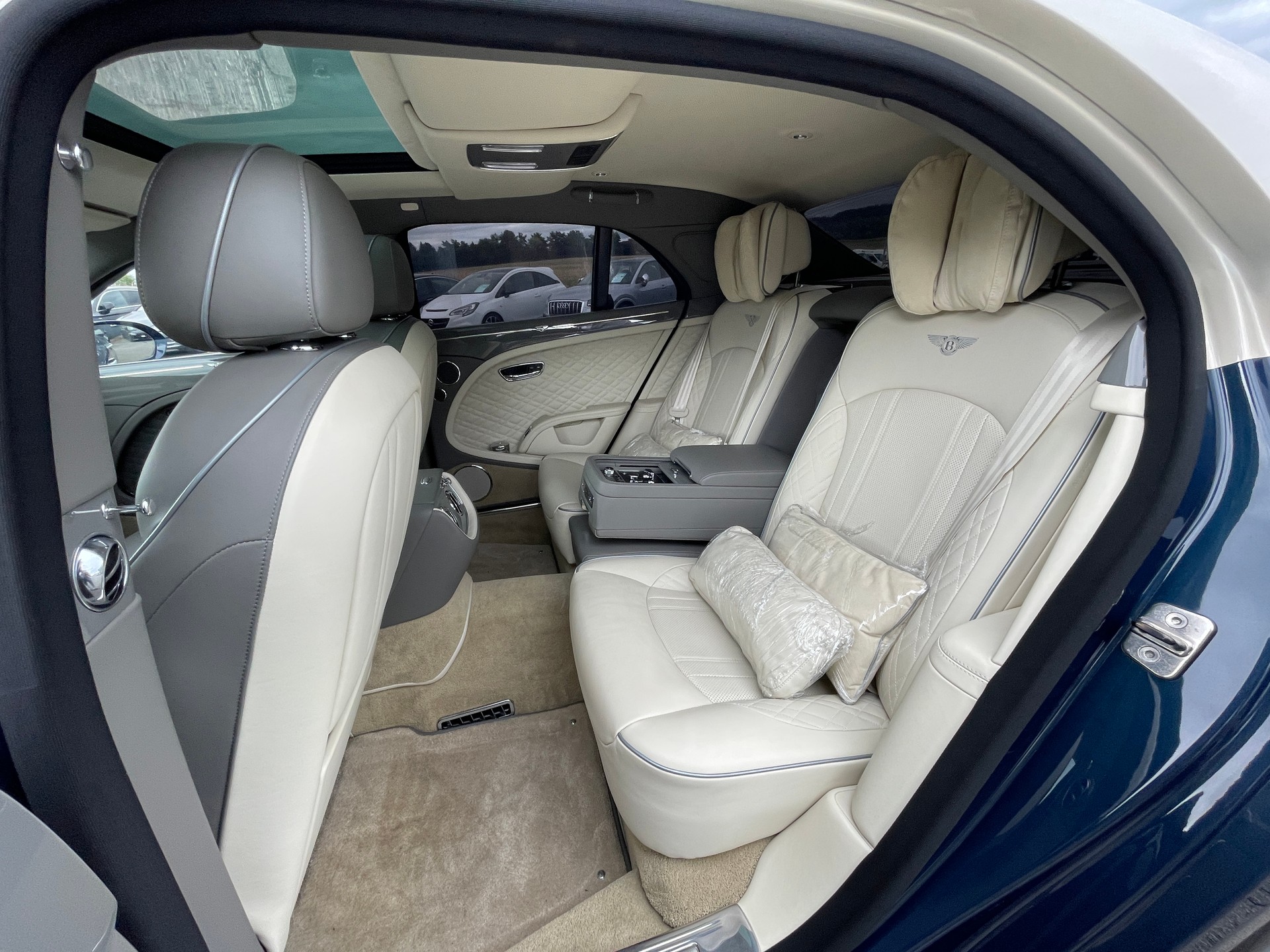 BENTLEY Mulsanne Speed*1 of 50-image-13
