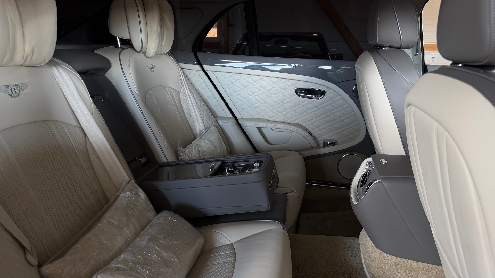 BENTLEY Mulsanne Speed-image-12