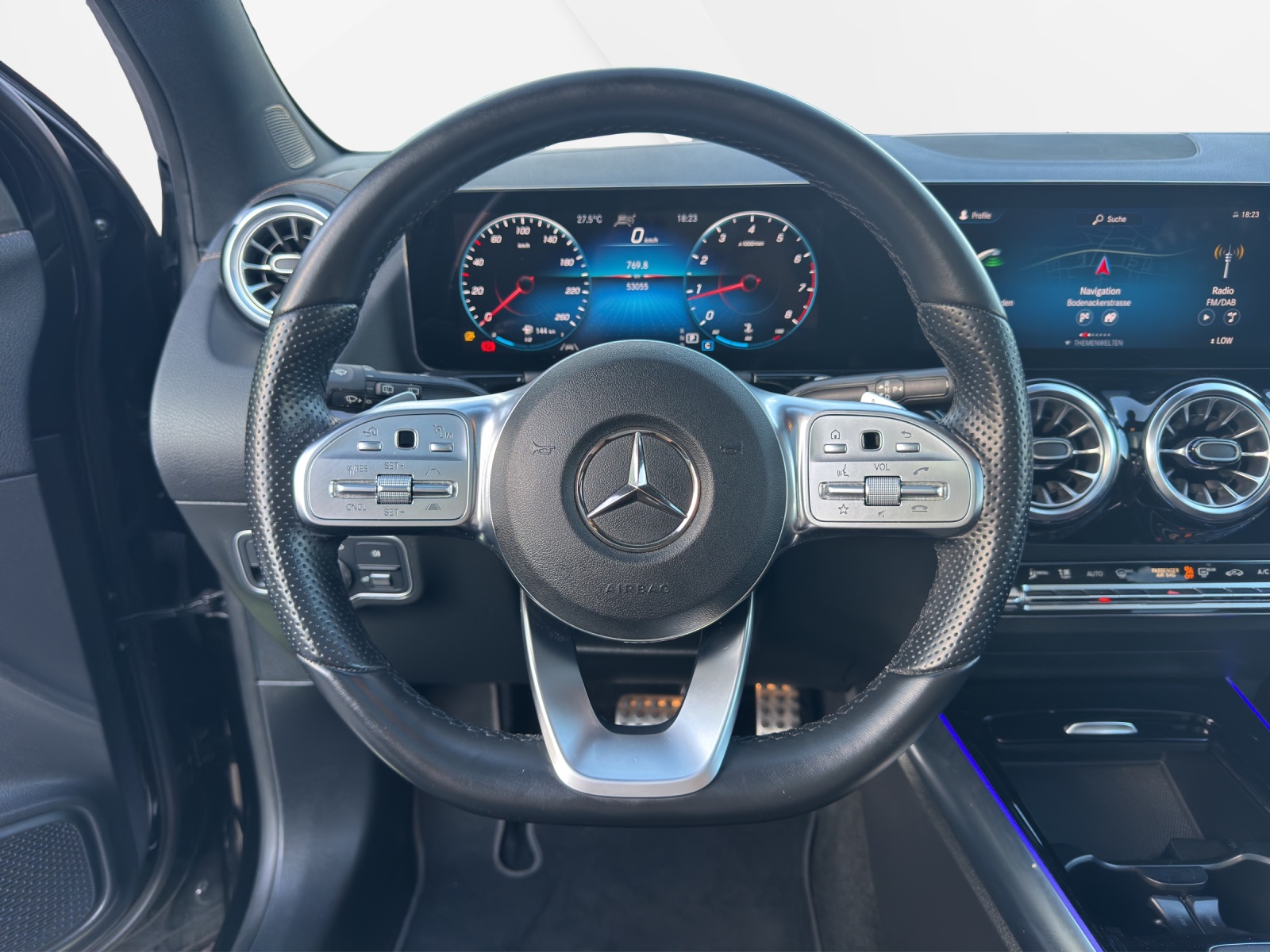 MERCEDES-BENZ GLA 200 Style 7G-DCT-image-8