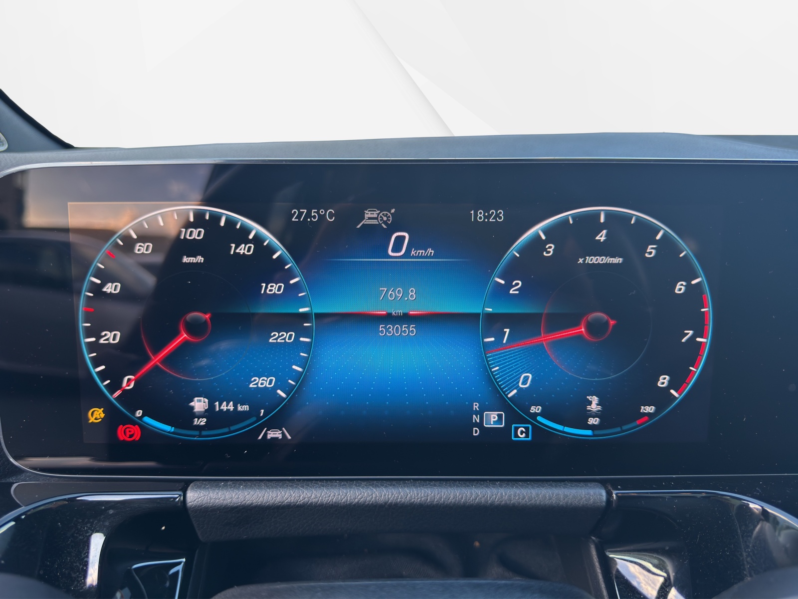 MERCEDES-BENZ GLA 200 Style 7G-DCT-image-9