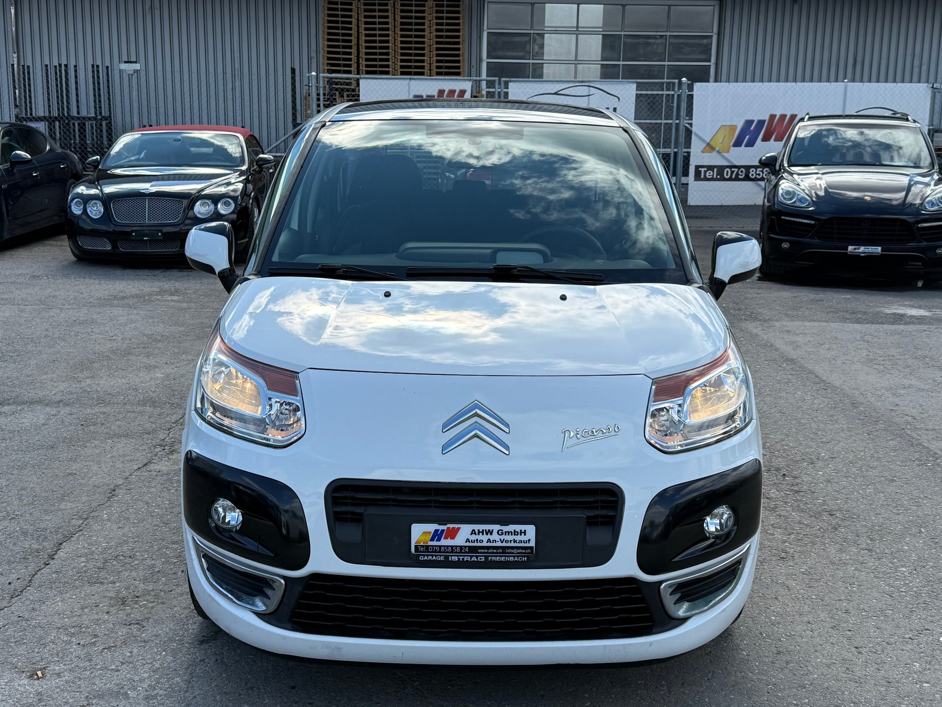CITROEN C3 Picasso 1.6i 16V Chic (SX) / Frisch ab MFK / 1.Hand / Klimaanlage / PDC-image-1