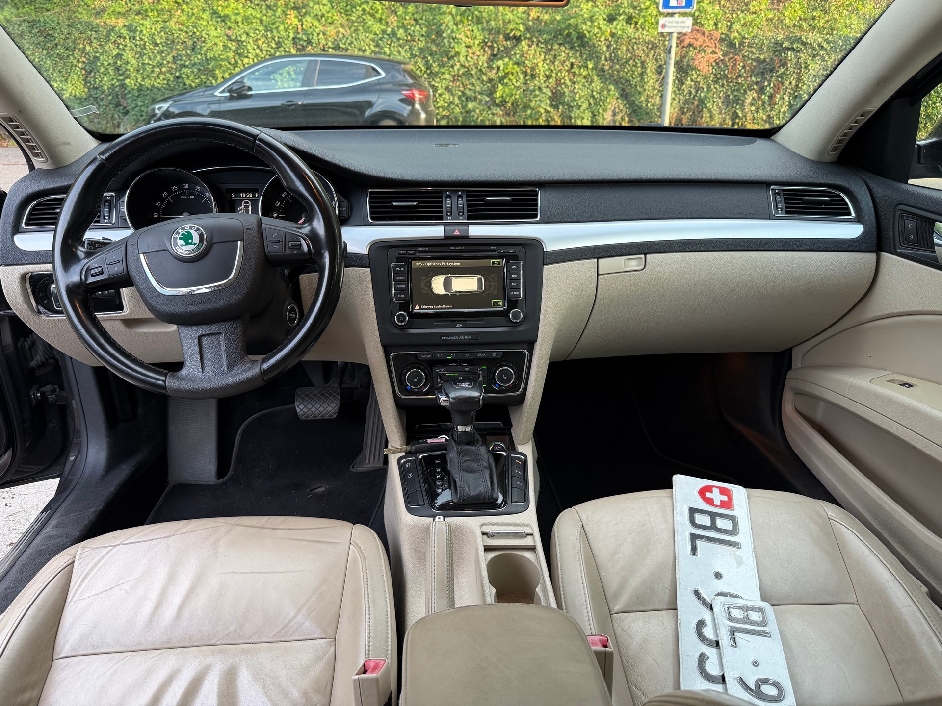 SKODA Superb Combi 2.0 TDi Ambition 4x4 DSG-image-9