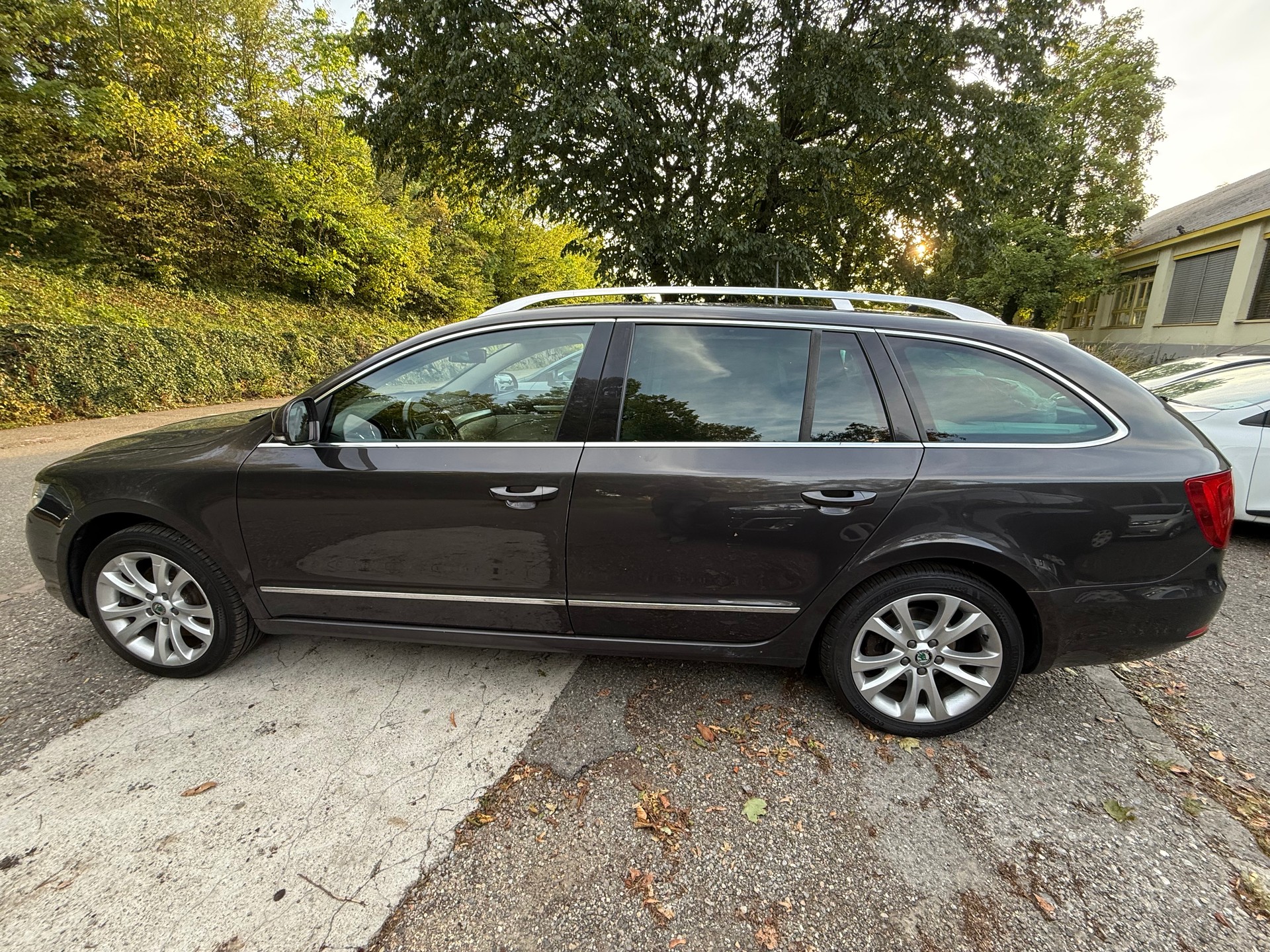 SKODA Superb Combi 2.0 TDi Ambition 4x4 DSG-image-6