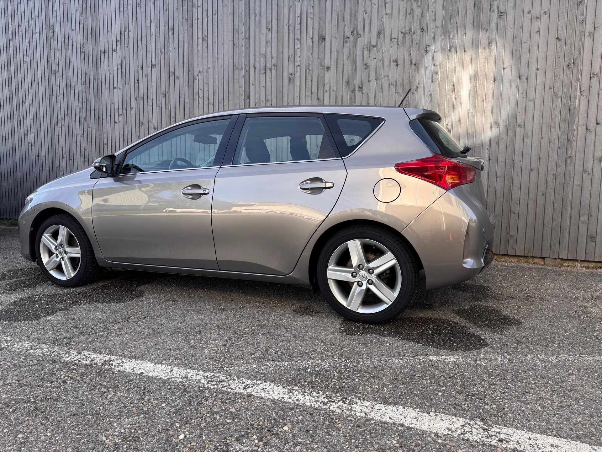 TOYOTA Auris 1.6 VMa Linea Sol-image-3