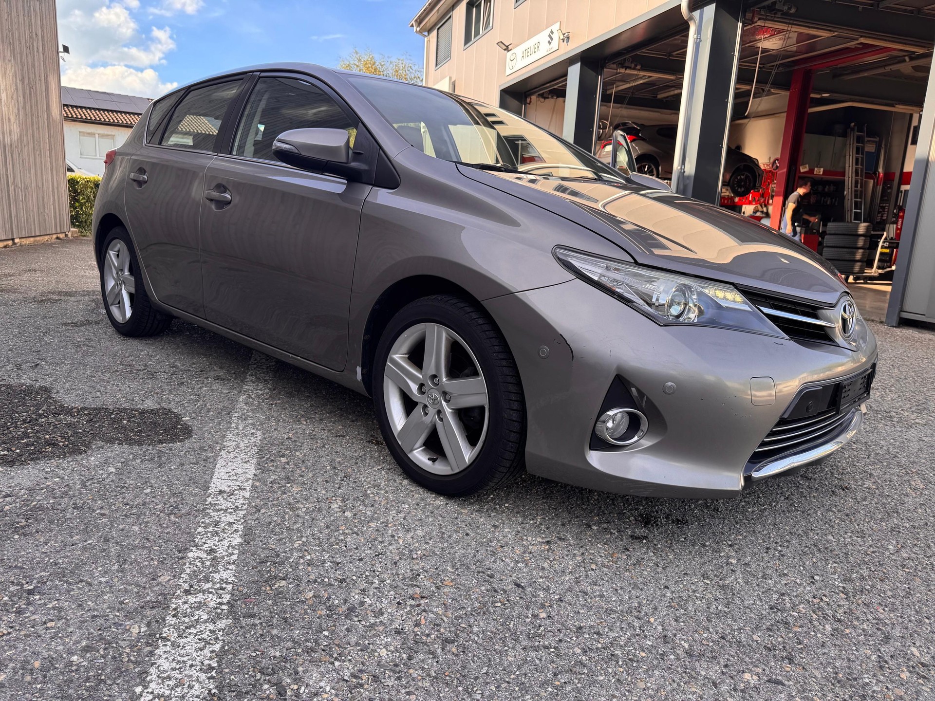 TOYOTA Auris 1.6 VMa Linea Sol-image-2